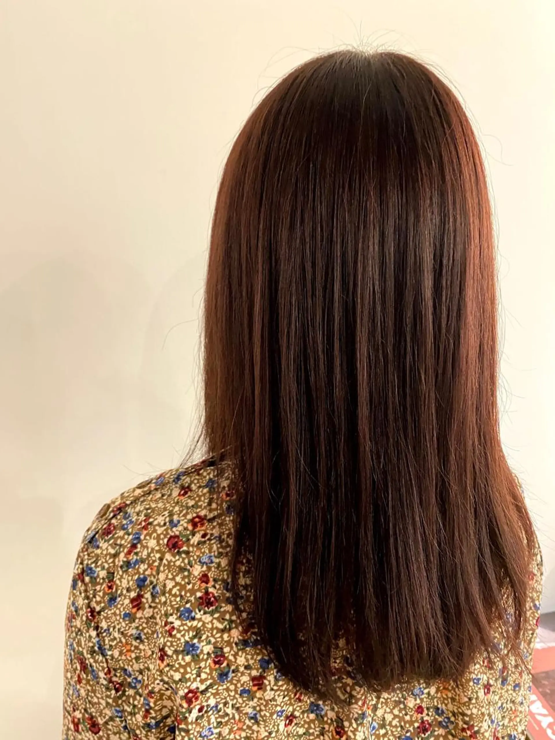 セミロング カラー サイトウ アカネのヘアスタイル