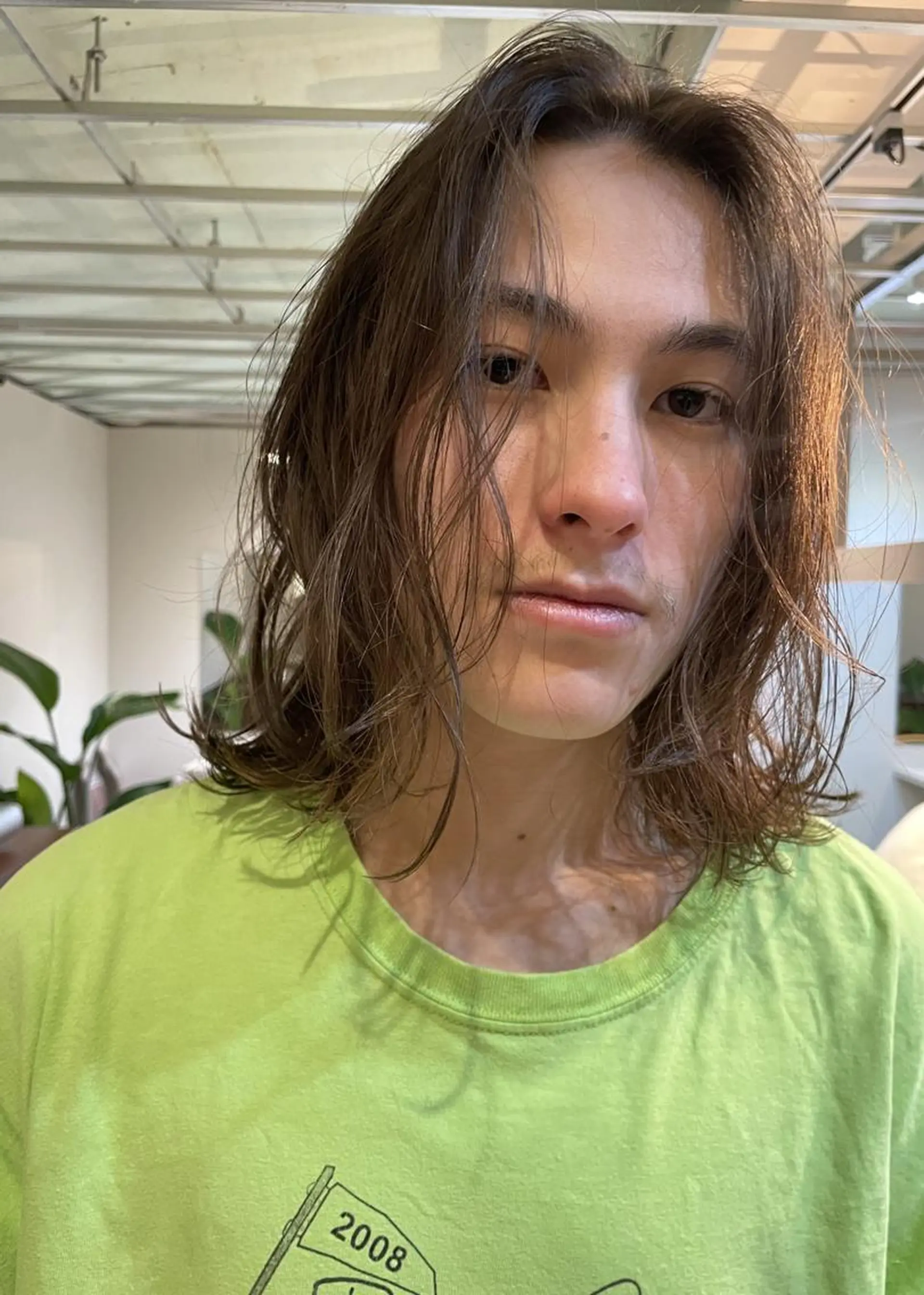 メンズ パーマ カラー ミディアム ショートボブ ミディアムパーマ メンズブリーチ メンズハイライト メンズインナーカラー カット ヘッドスパ CEINE OURのヘアスタイル