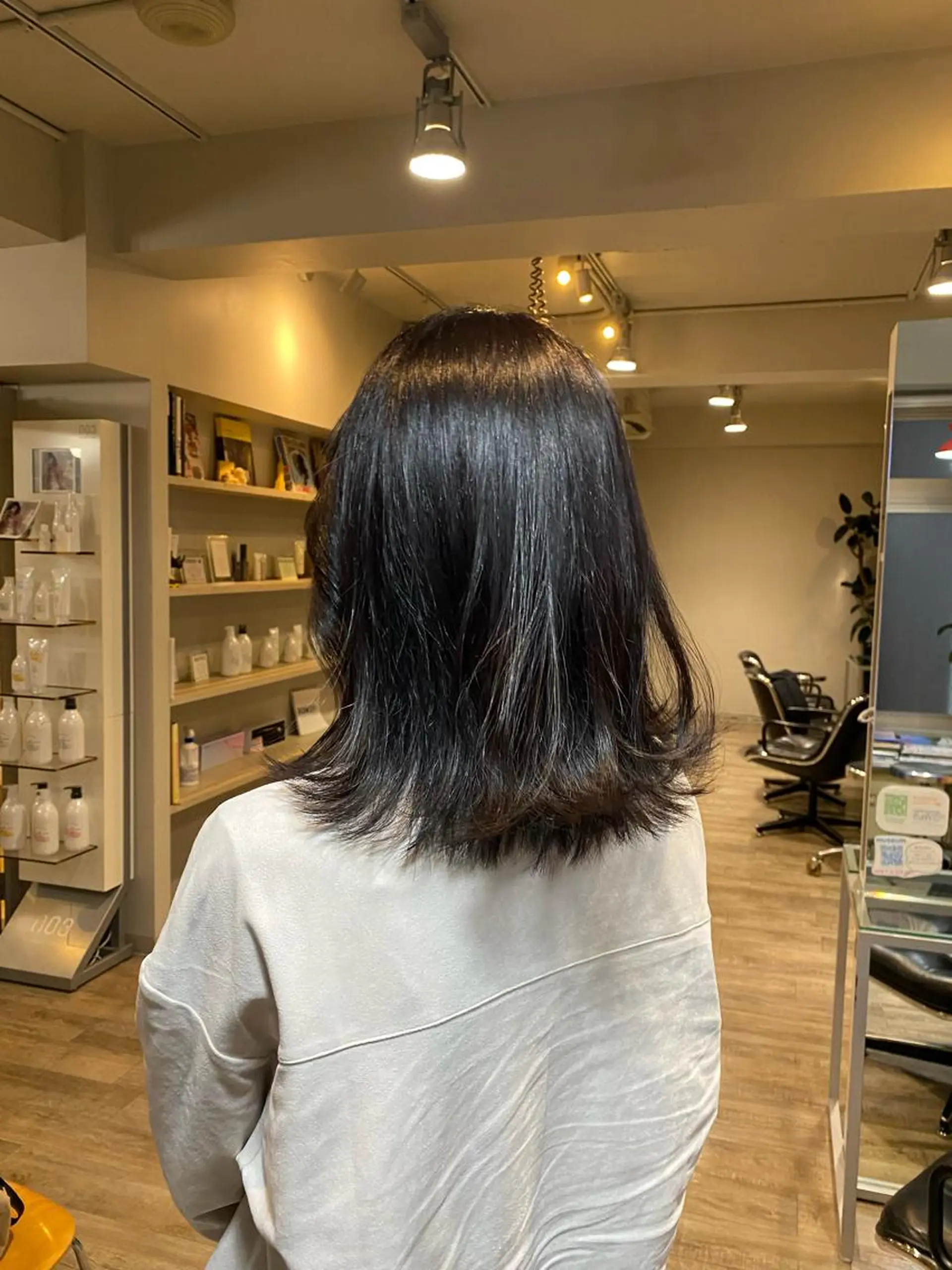 カラー や ぎ /神戸美容室 /顔まわりレイヤーのヘアスタイル