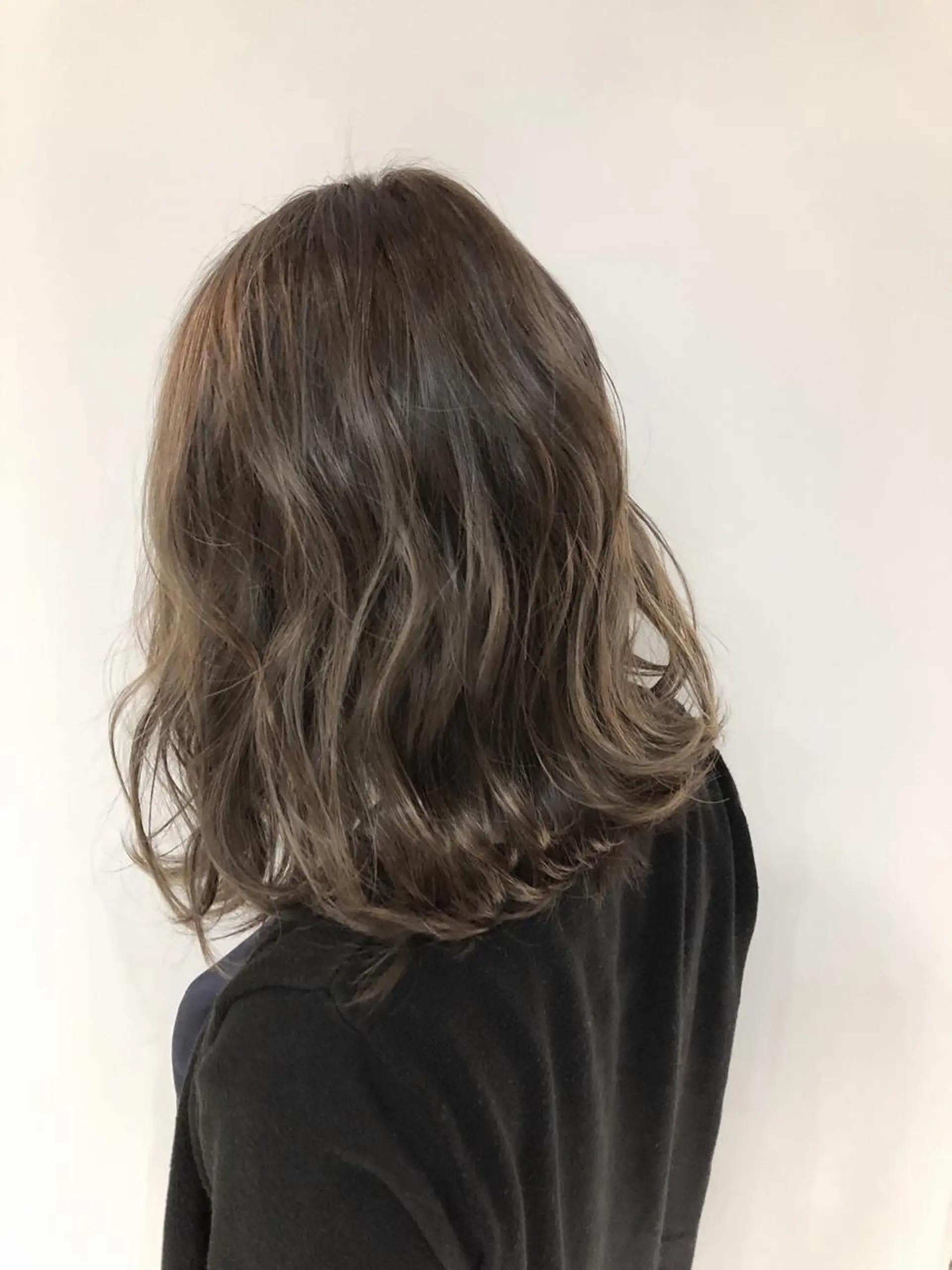 ミディアム カラー ハイライトカラー ハイライト 女性リピ90%🍨 🩷佐藤みずきのヘアスタイル