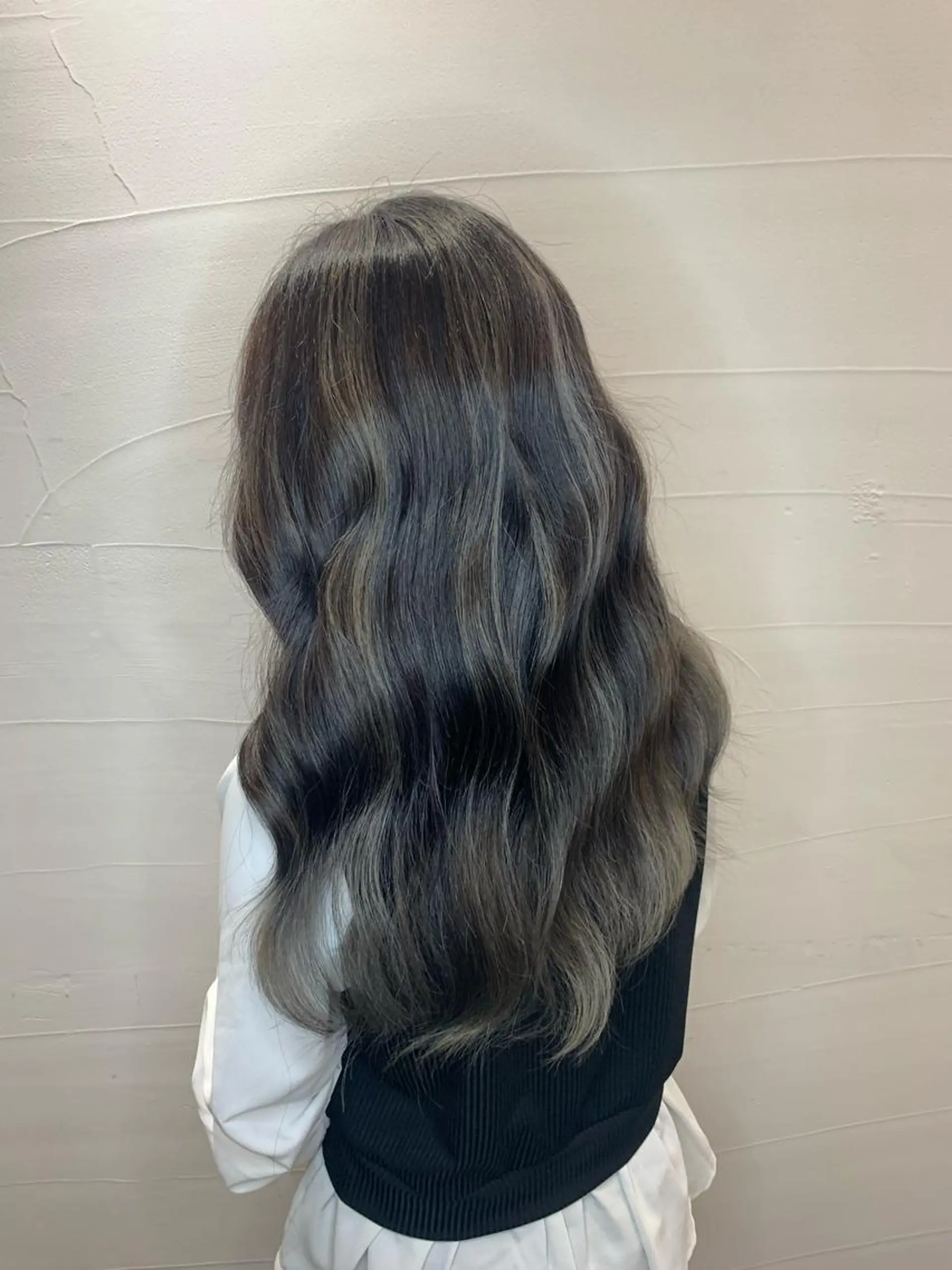 ロング カラー バレイヤージュ ブリーチ ハイライトカラー ハイライト レイヤーカット ヘアカラー ハイトーン職人💗 松本輝美のヘアスタイル