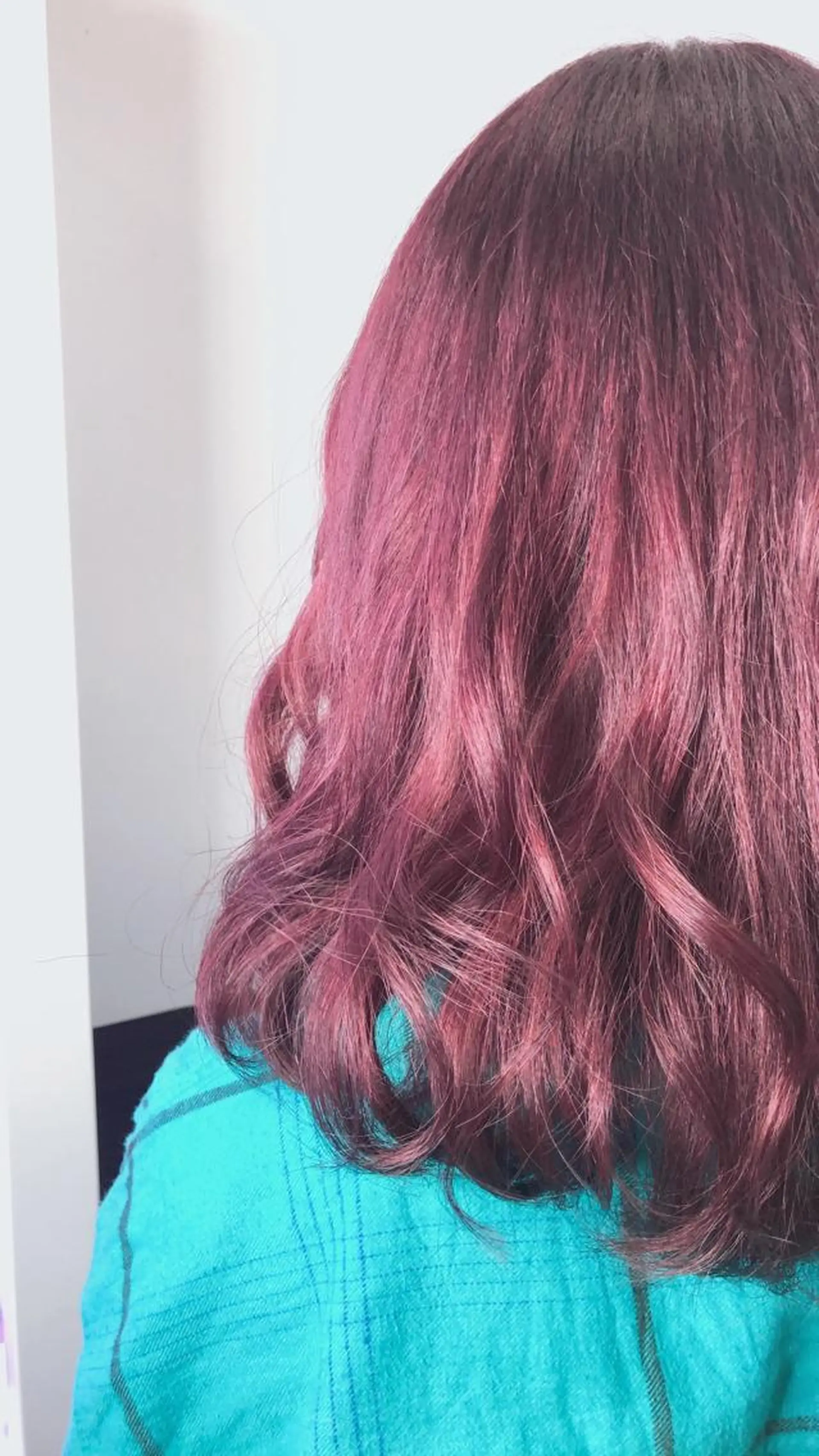 ミディアム カラー ヘアカラー エクステ 🧸プルエクステ❤︎ ネイルKAO🧸のヘアスタイル