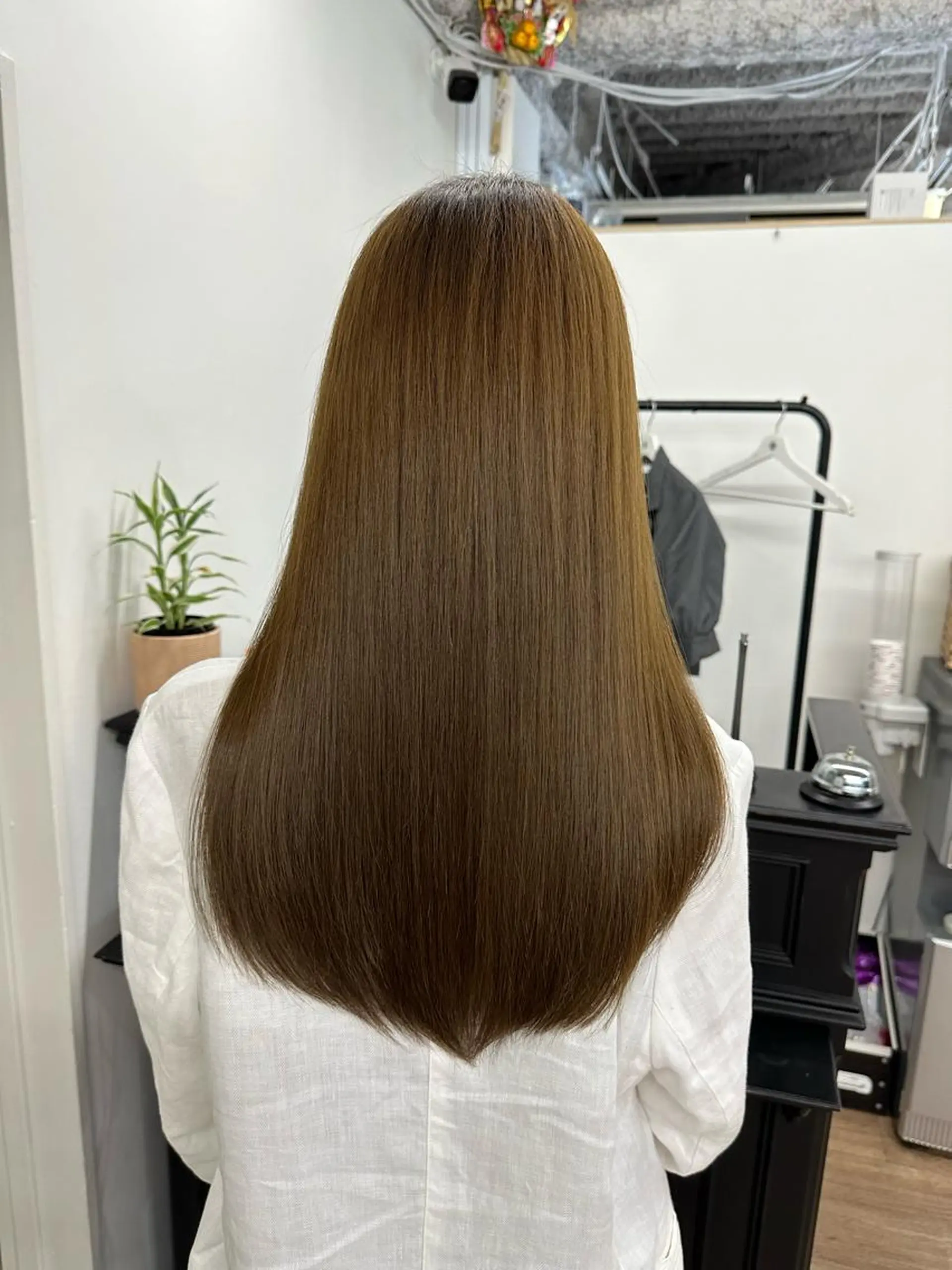 ミディアム カット ヘアカラー トリートメント 朝がラクになるパーマ トウバルタイキのヘアスタイル