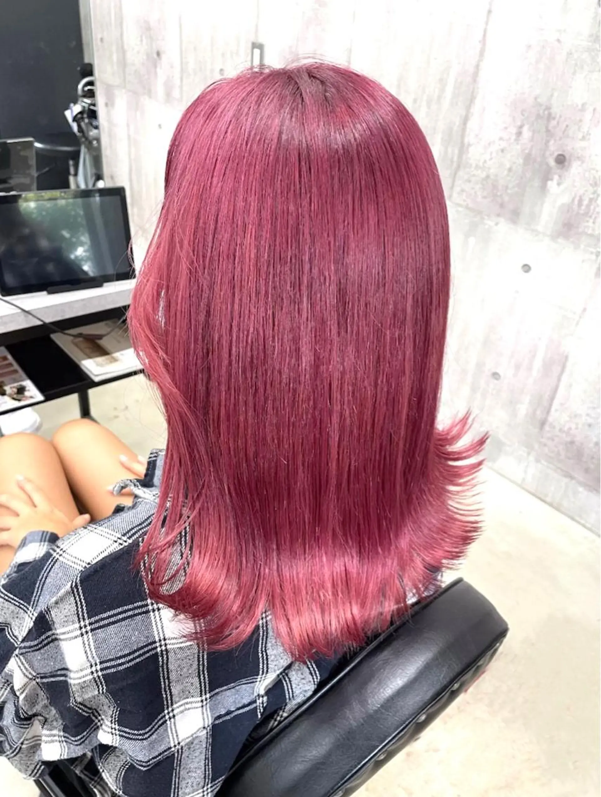 セミロング カラー ピンクカラー ヘアカラー LUXBE LUCE 那覇小禄イオン店所属・LUXBE LUCE ひなののヘアスタイル