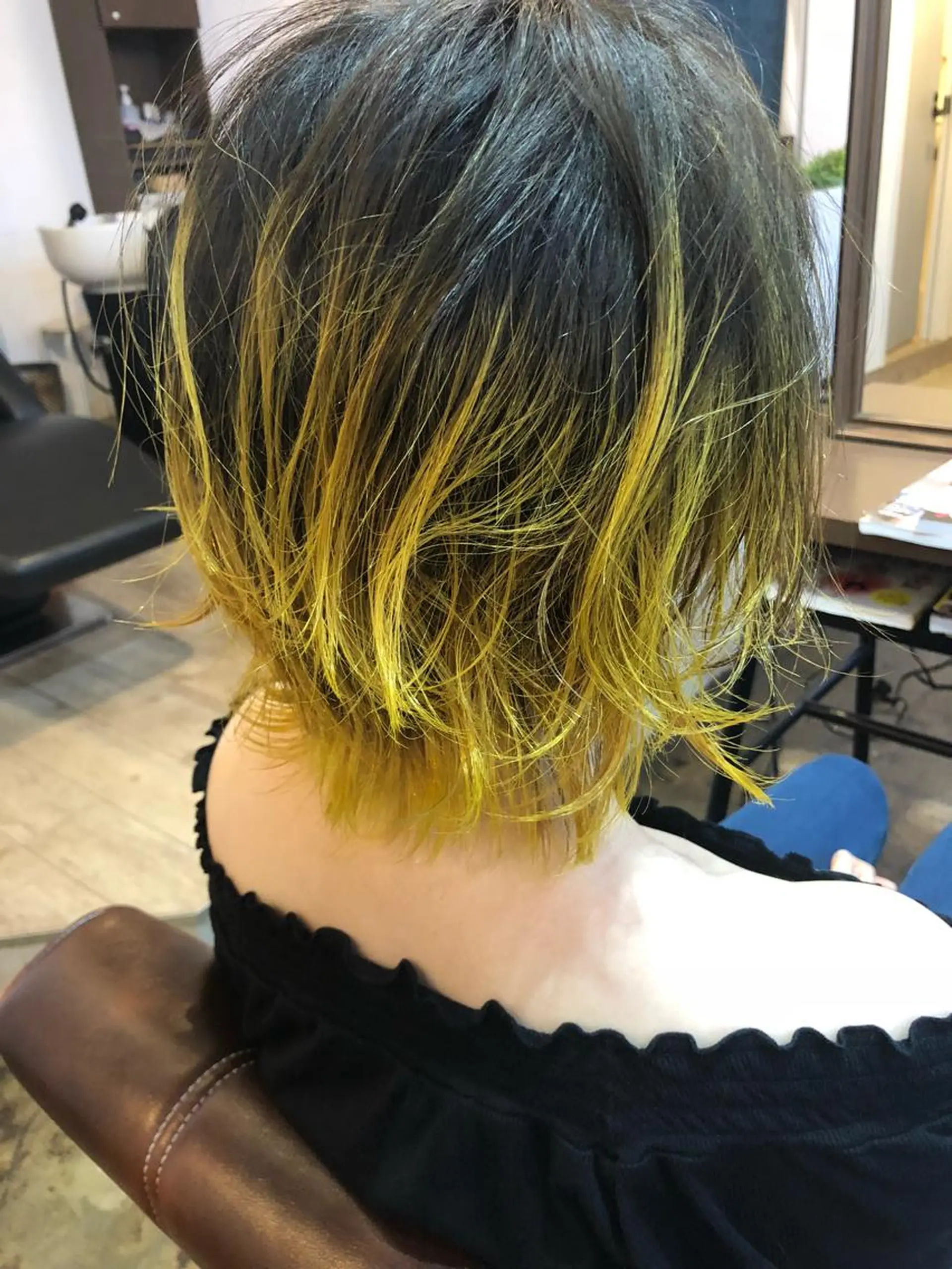 ショート カラー バレイヤージュ イエローカラー レイヤーカット ☆est hair☆ 新宿ナプラスタジオのヘアスタイル