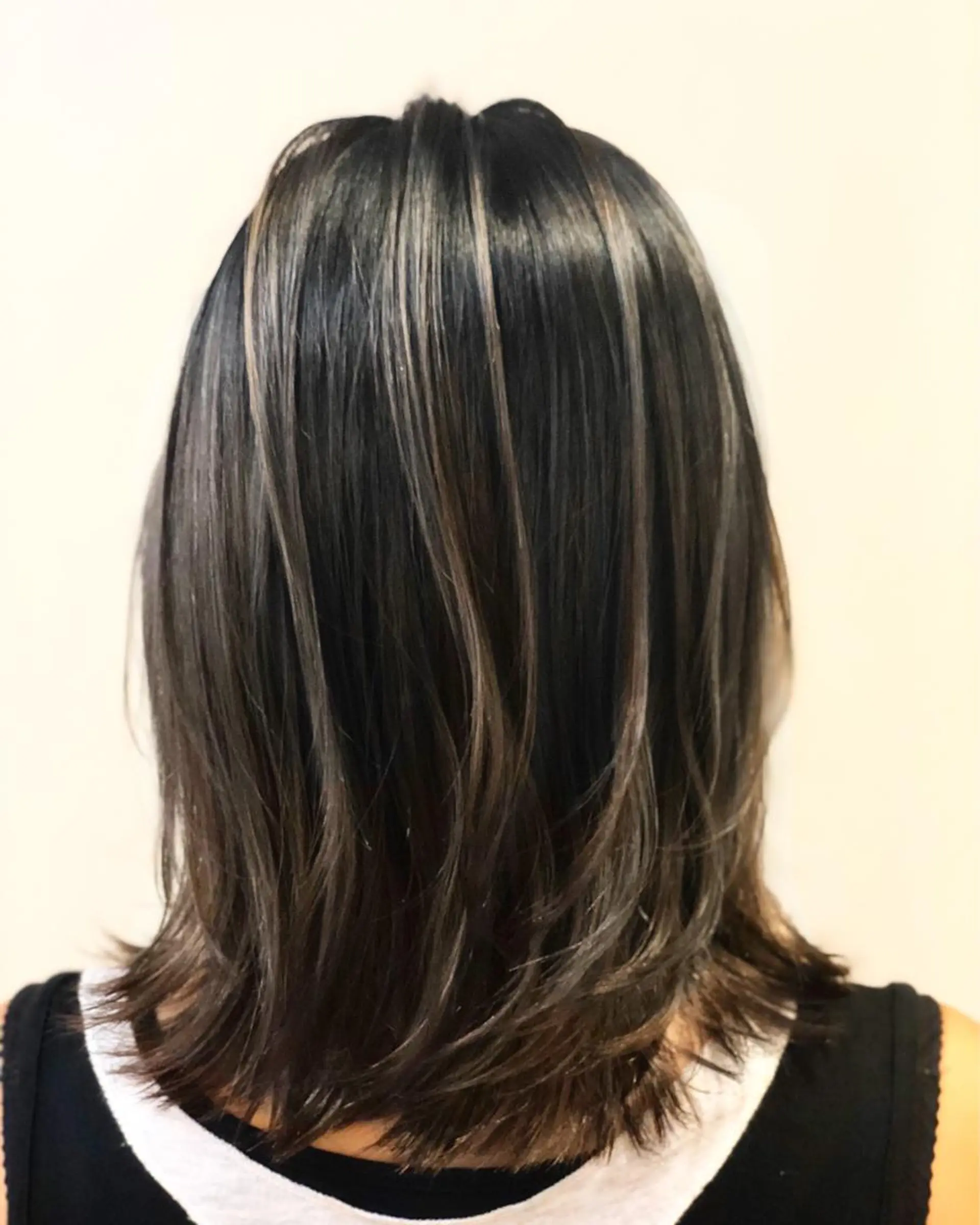 セミロング MAAT所属 AKANEのヘアスタイル
