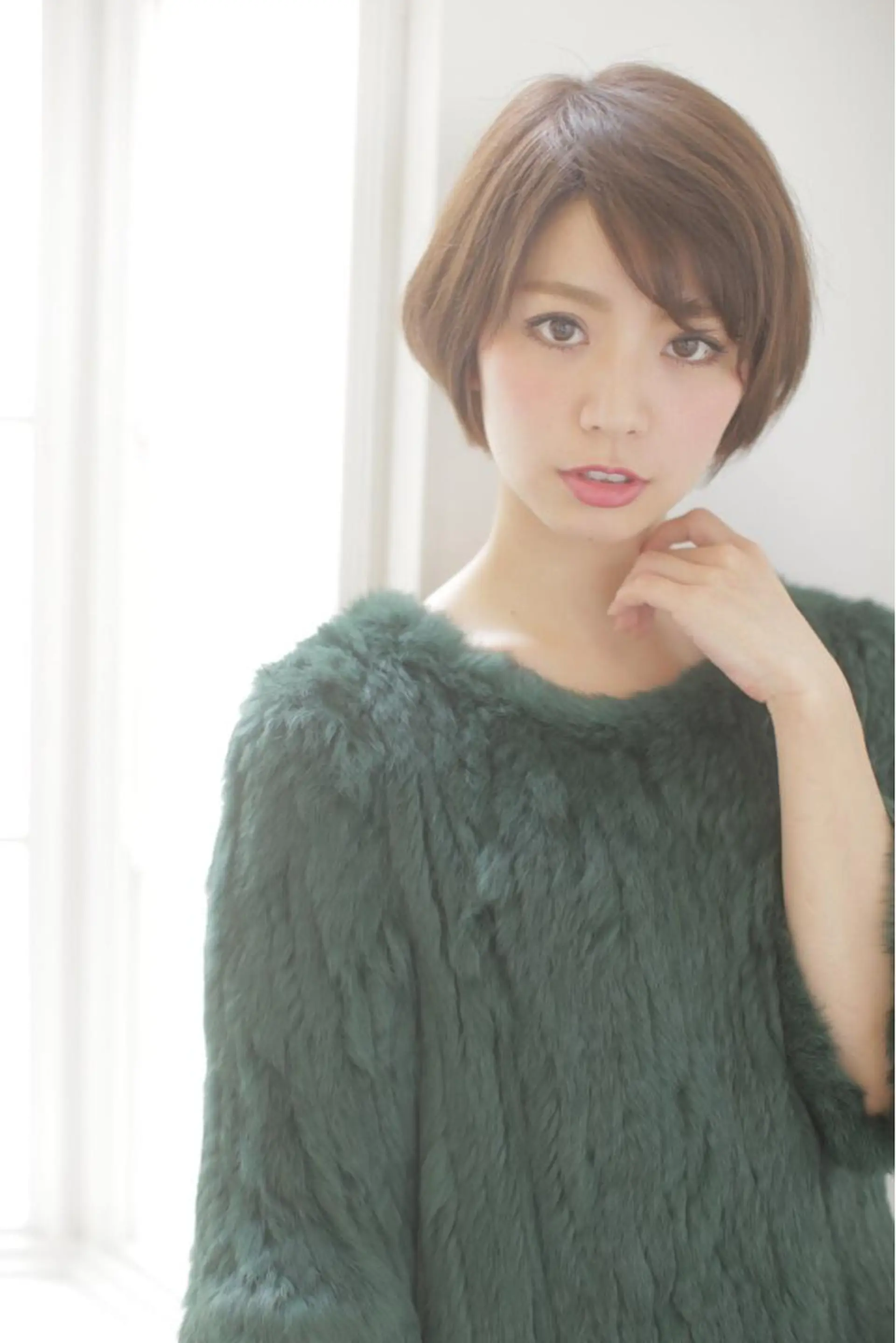 ショート カラー パーマ 黒髪 ボブ 斜めバング 似合わせカット ショートヘア カット パーマ トリートメント エイト ウメダのヘアスタイル