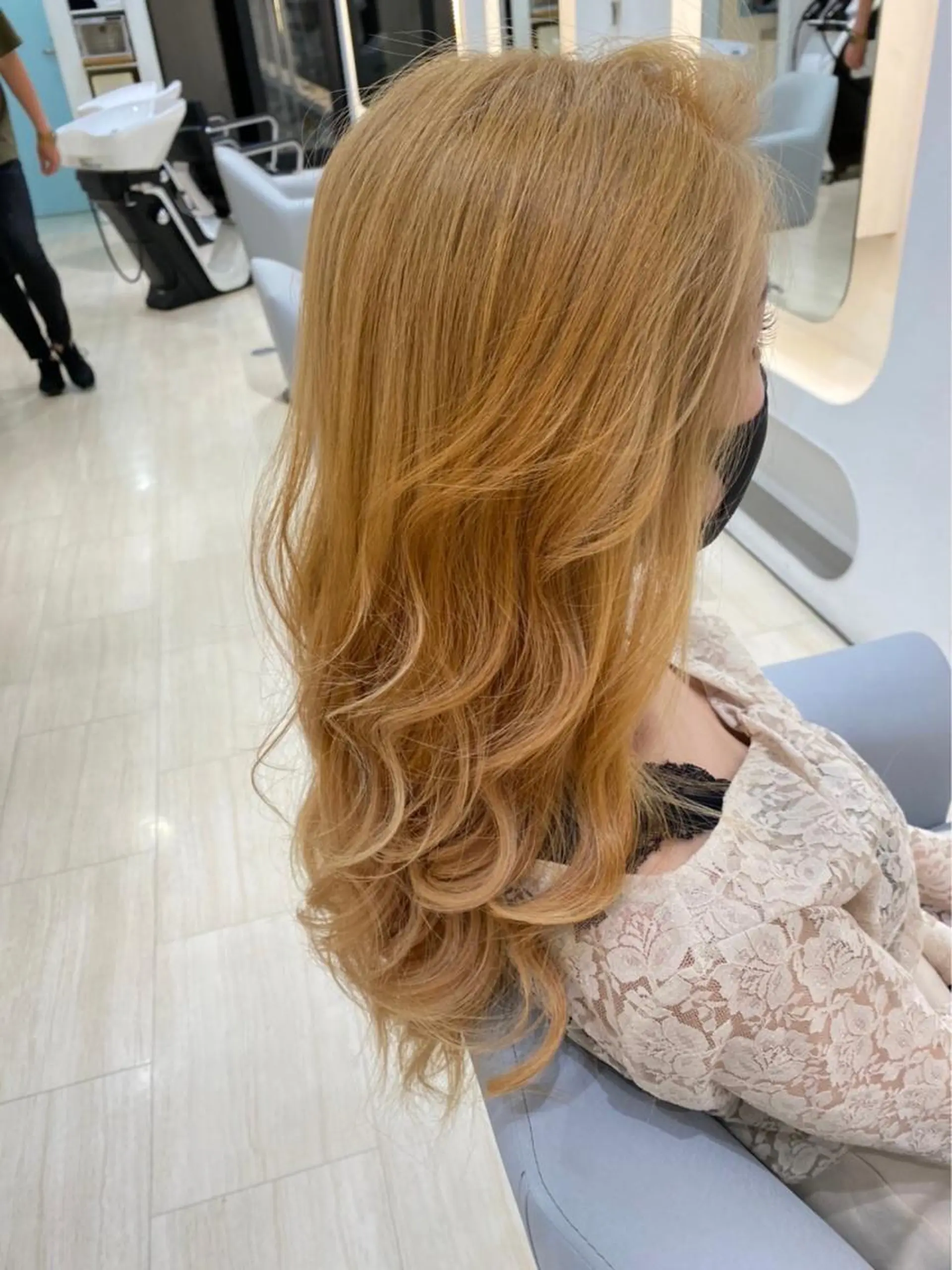 ミディアム カラー ブリーチ ヘアカラー 堀井 凌平のヘアスタイル