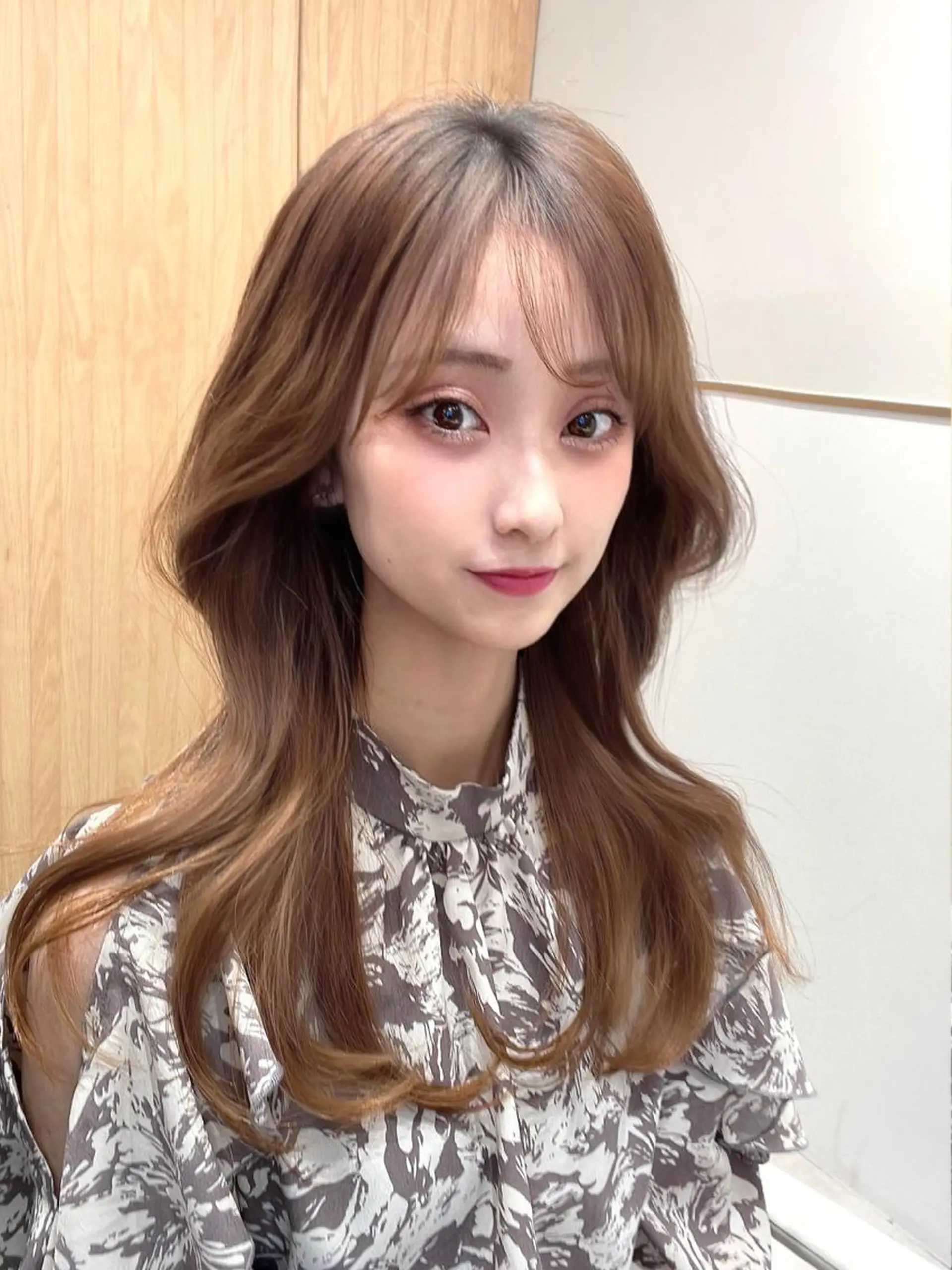 セミロング カラー くびれヘア ヨシンモリ 韓国風ヘア サイドバング 小顔カット 顔周り特化/韓国ヘア /レイヤー/吉野幸大のヘアスタイル