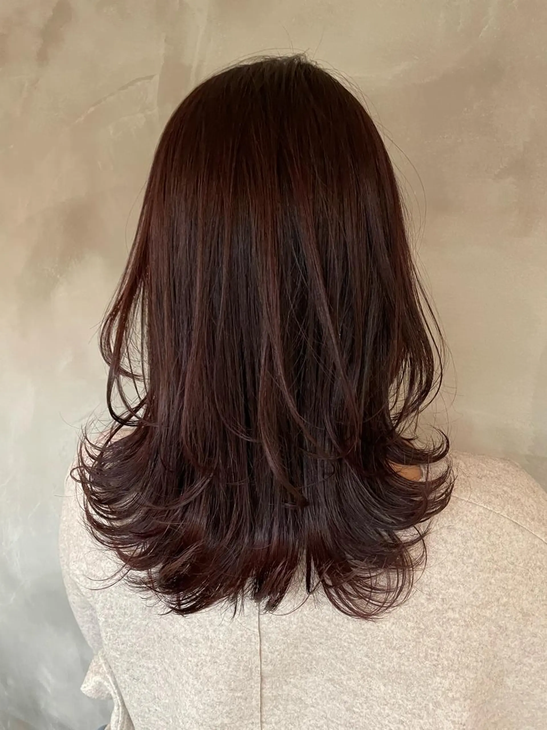 セミロング カラー イルミナカラー ルビー 外ハネヘア 24時まで営業🌛東 陽町🍀静かに丁寧にのヘアスタイル