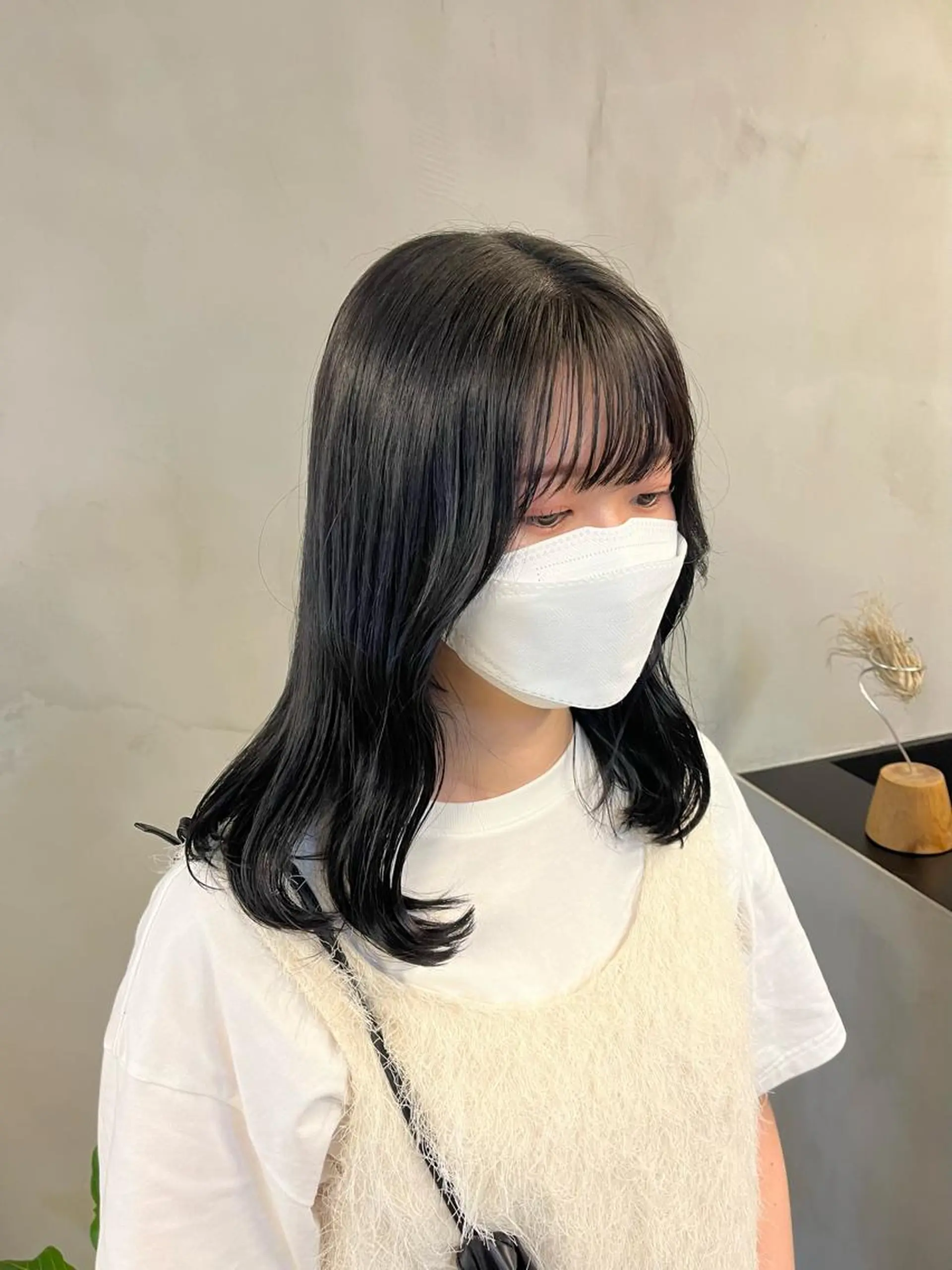 ミディアム カラー ヘアアレンジ 黒髪 グレージュ miyu /レイヤー/ブリーチのヘアスタイル