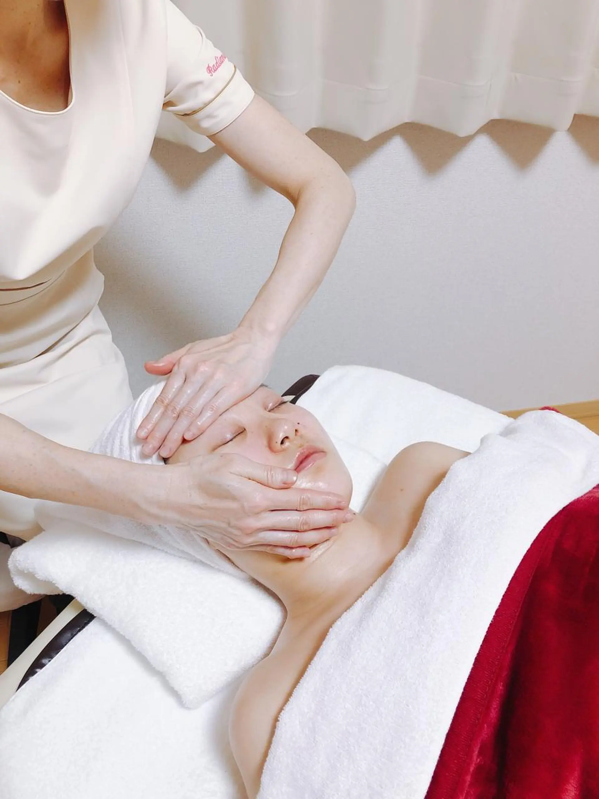 小顔・デトックスリンパ専門サロンRadiant Muse (ラディアントミューズ)所属・小顔・たるみ改善 ラディアントミューズのエステ・リラクイメージ