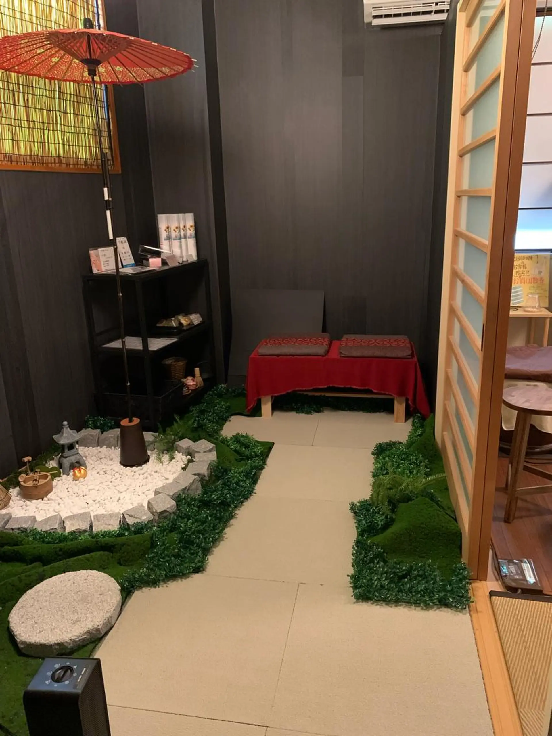 一坪(ひとツボ)サロンあぷり所属・よもぎ蒸し・腸もみ 石川理沙のエステ・リラクイメージ