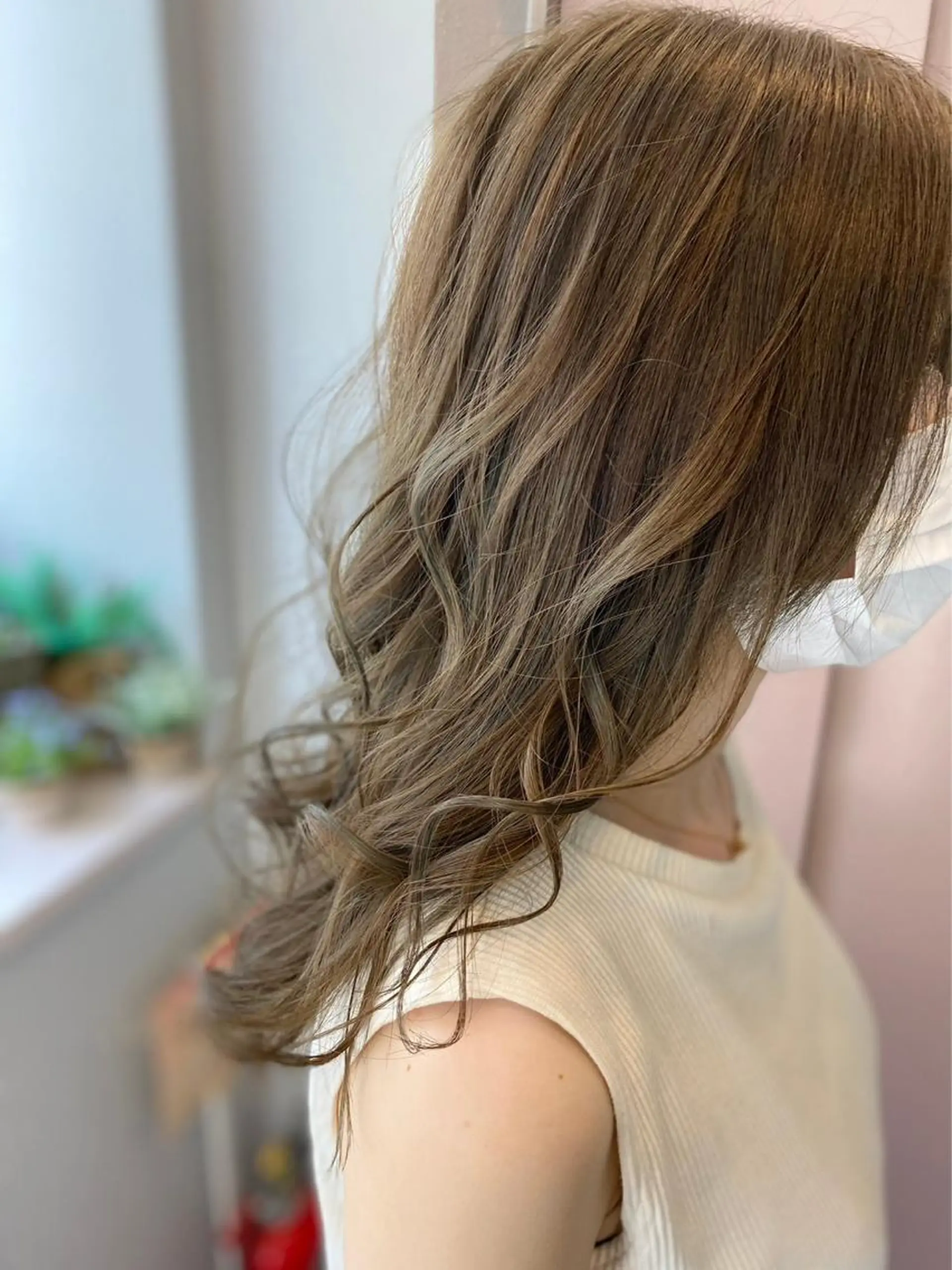 カラー La fith hair letter所属・西山 花のヘアスタイル