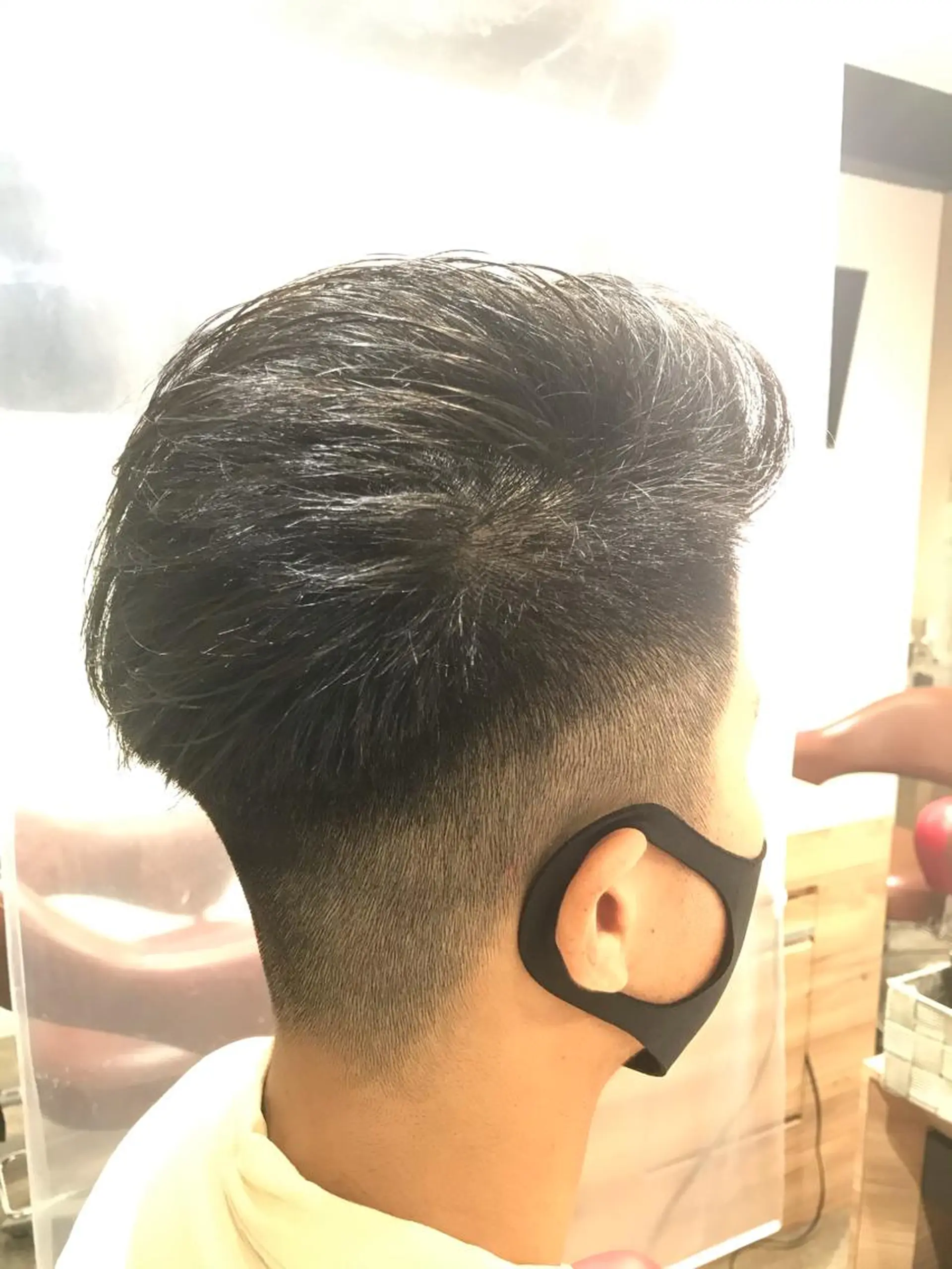 ショート メンズ フェードカット 外国人風カラー 限定クーポン 💕大量更新ブリーチのヘアスタイル