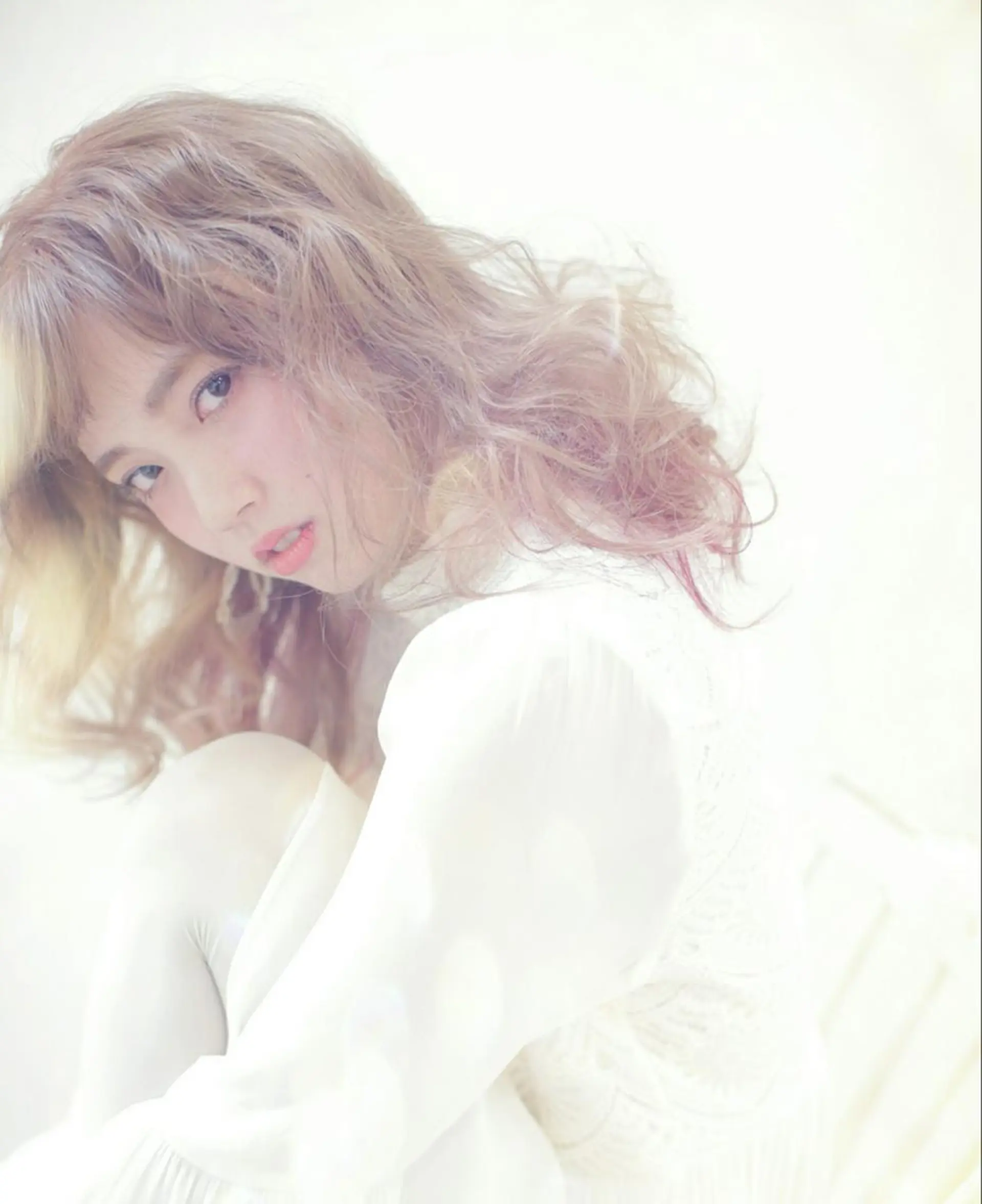 ミディアム セミロング カラー パーマ ベージュカラー ピンクカラー レイヤーカット ニュアンスパーマ 心斎橋 女性 スタイリスト  大阪のヘアスタイル