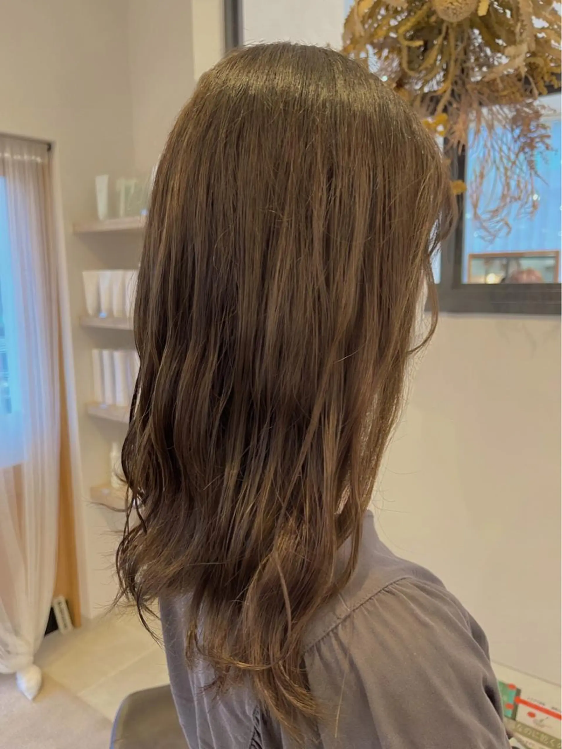 セミロング カラー 由比藤理子 ブリーチカラー🌈のヘアスタイル