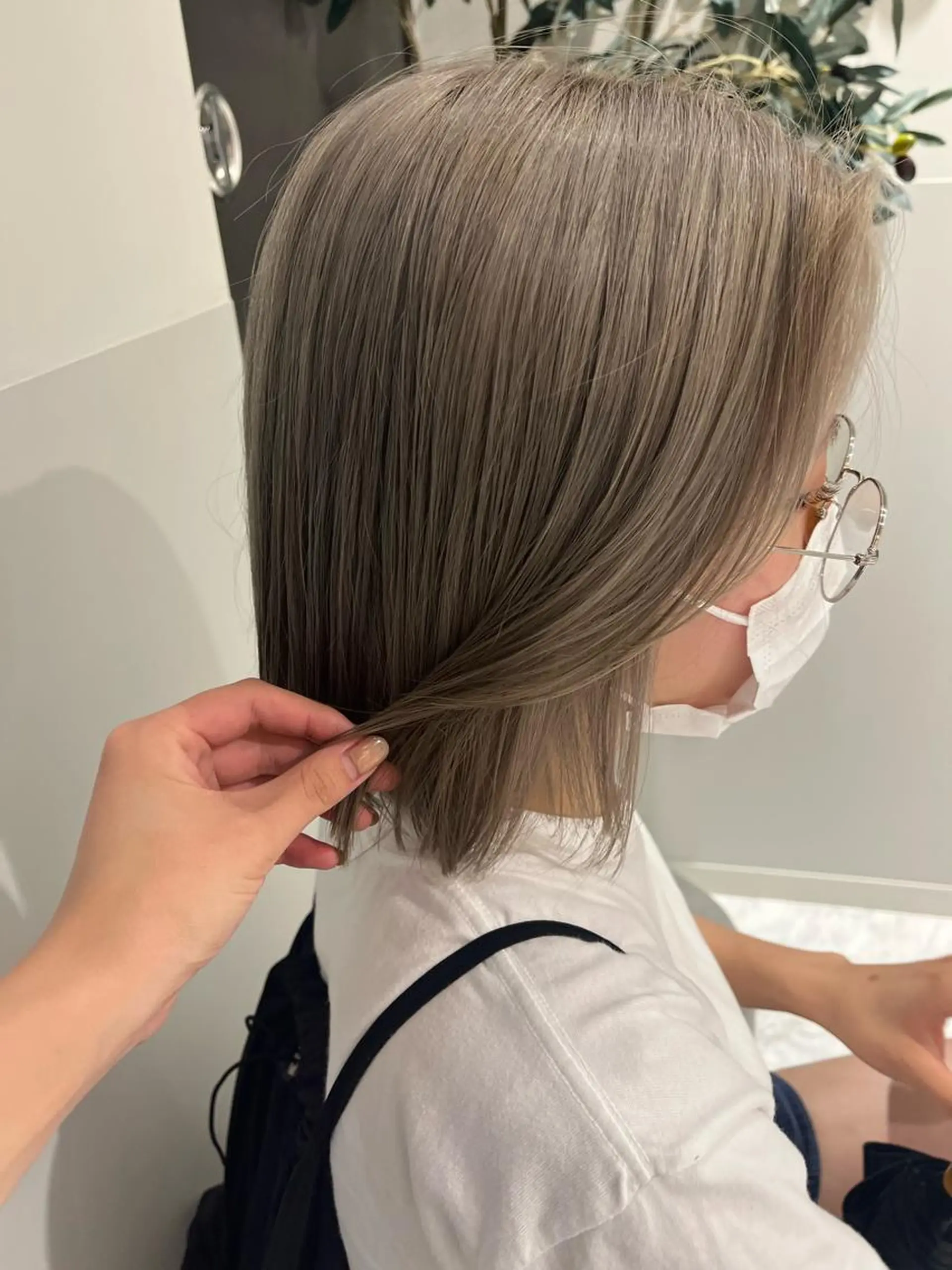 ミディアム aoi ♡グレージュ ・ベージュカラーのヘアスタイル