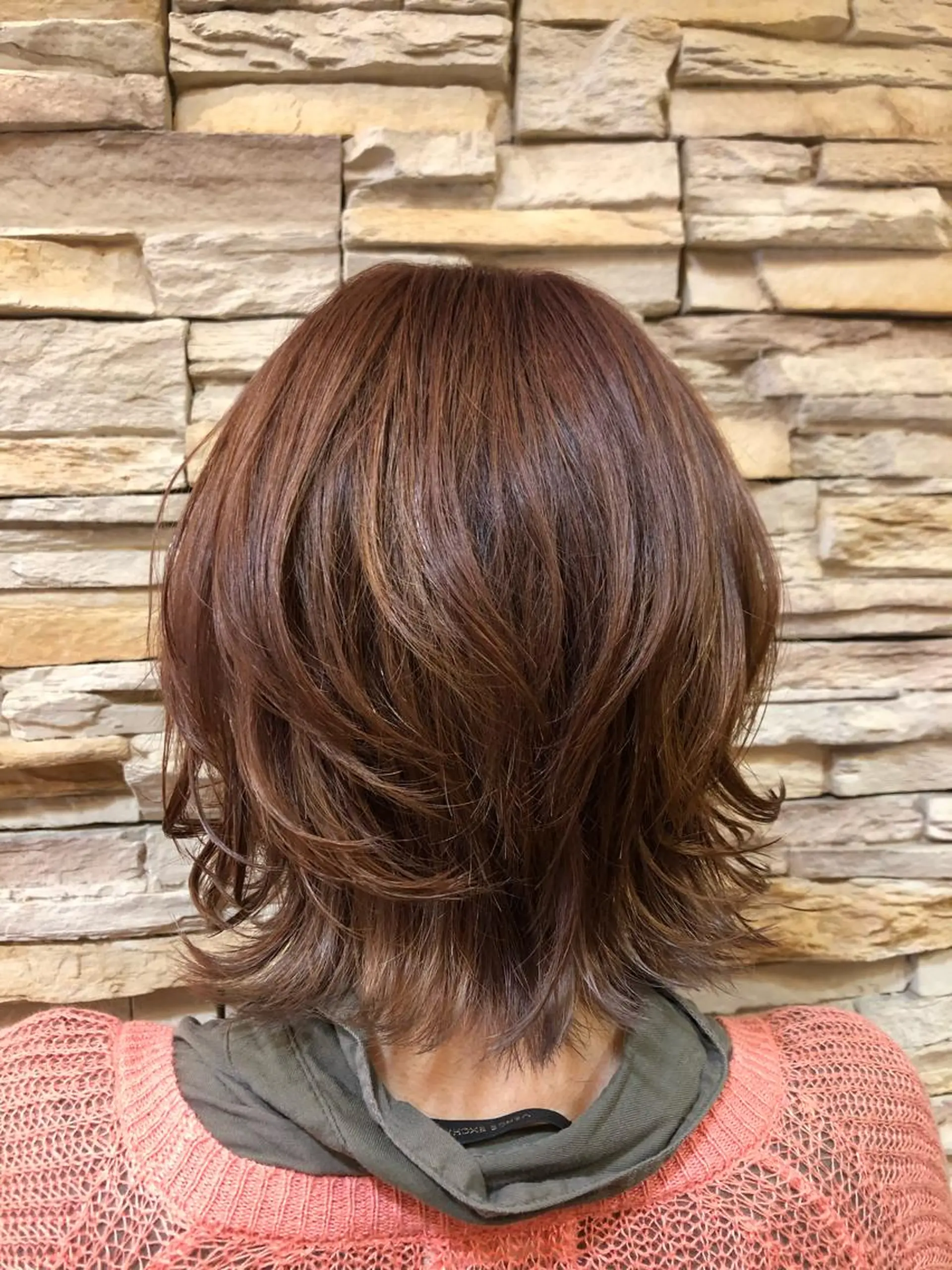 ミディアム 本多 美羽のヘアスタイル