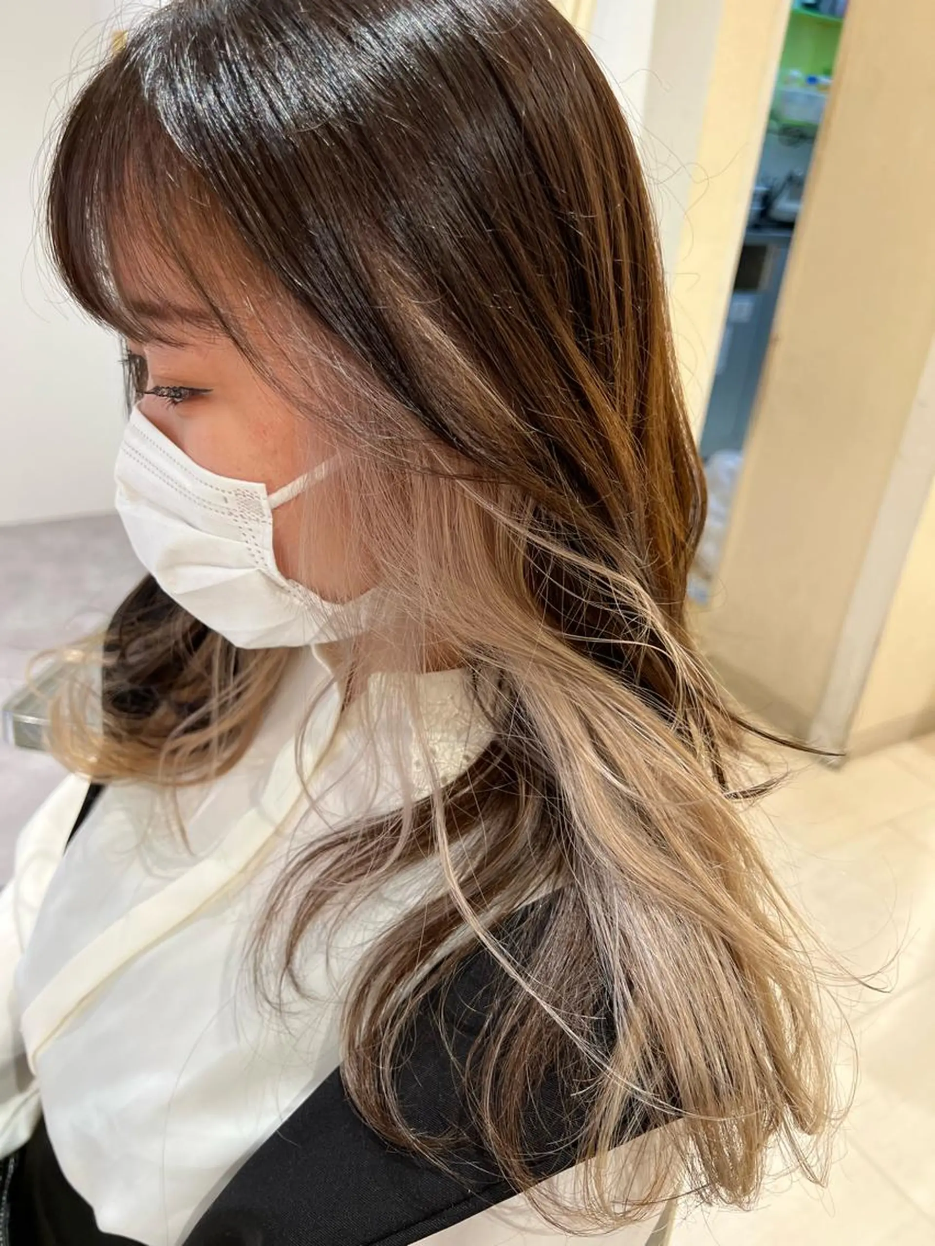 カラー ブリーチ 久永 菫のヘアスタイル