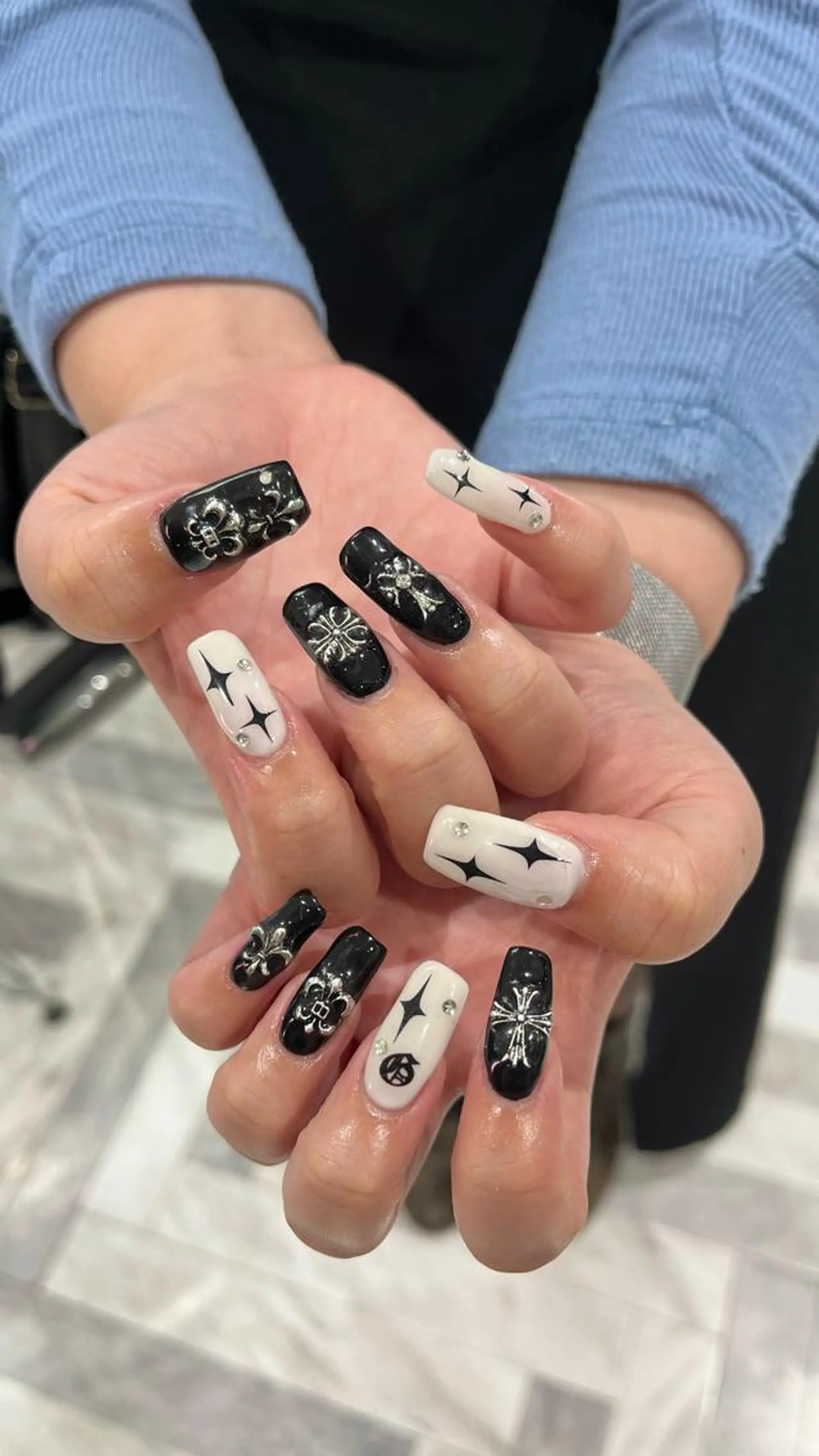 ロング カラー ヘアアレンジ ネイル マツエク・マツパ アイブロウ 黒髪 付け放題 韓国風マツエク 韓国風ヘア ジェルネイル mai🤍縮毛酸性ス トレート/アイリストのヘアスタイル