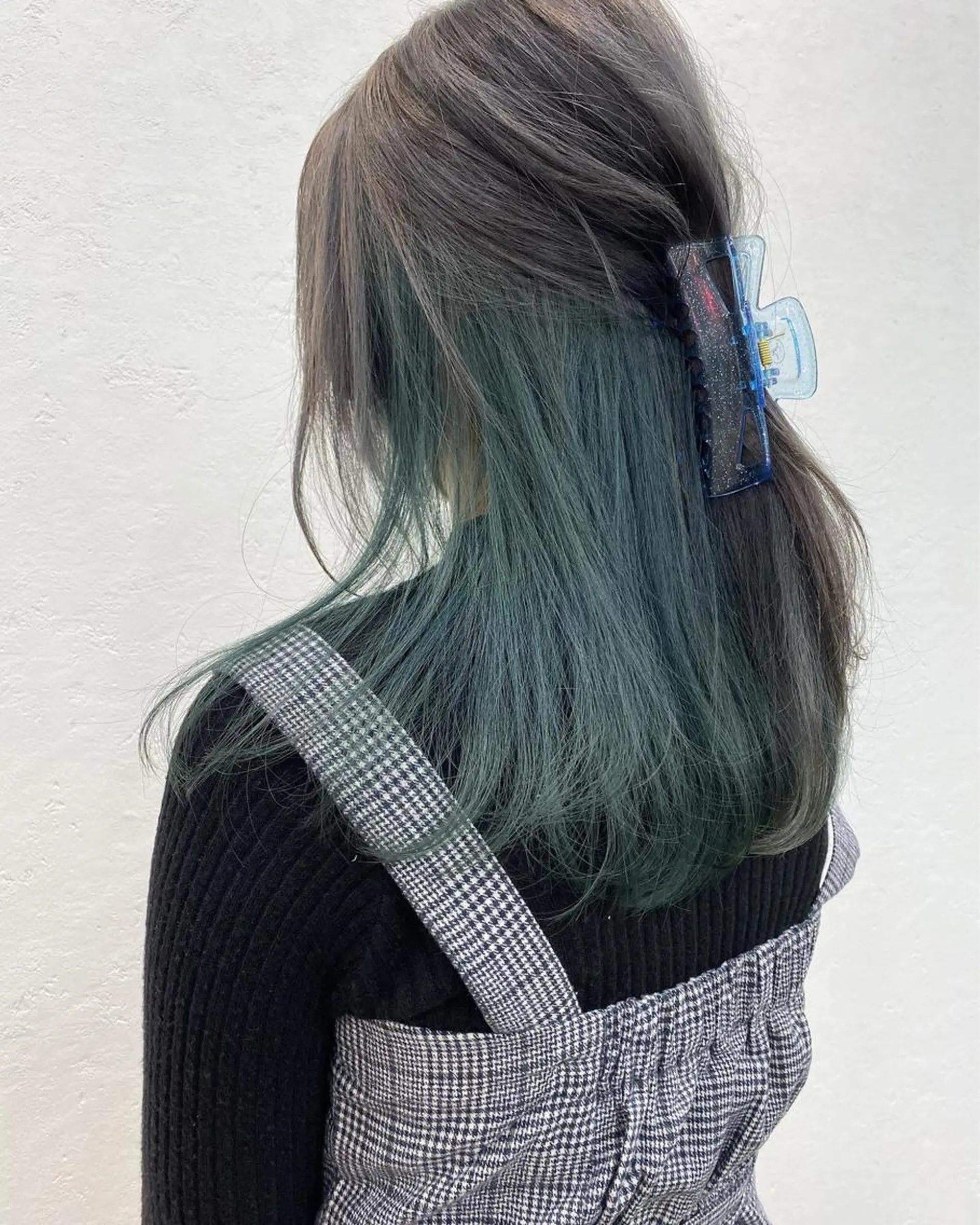 ロング カラー オリーブ/アッシュ やわらか透明感カラーのヘアスタイル