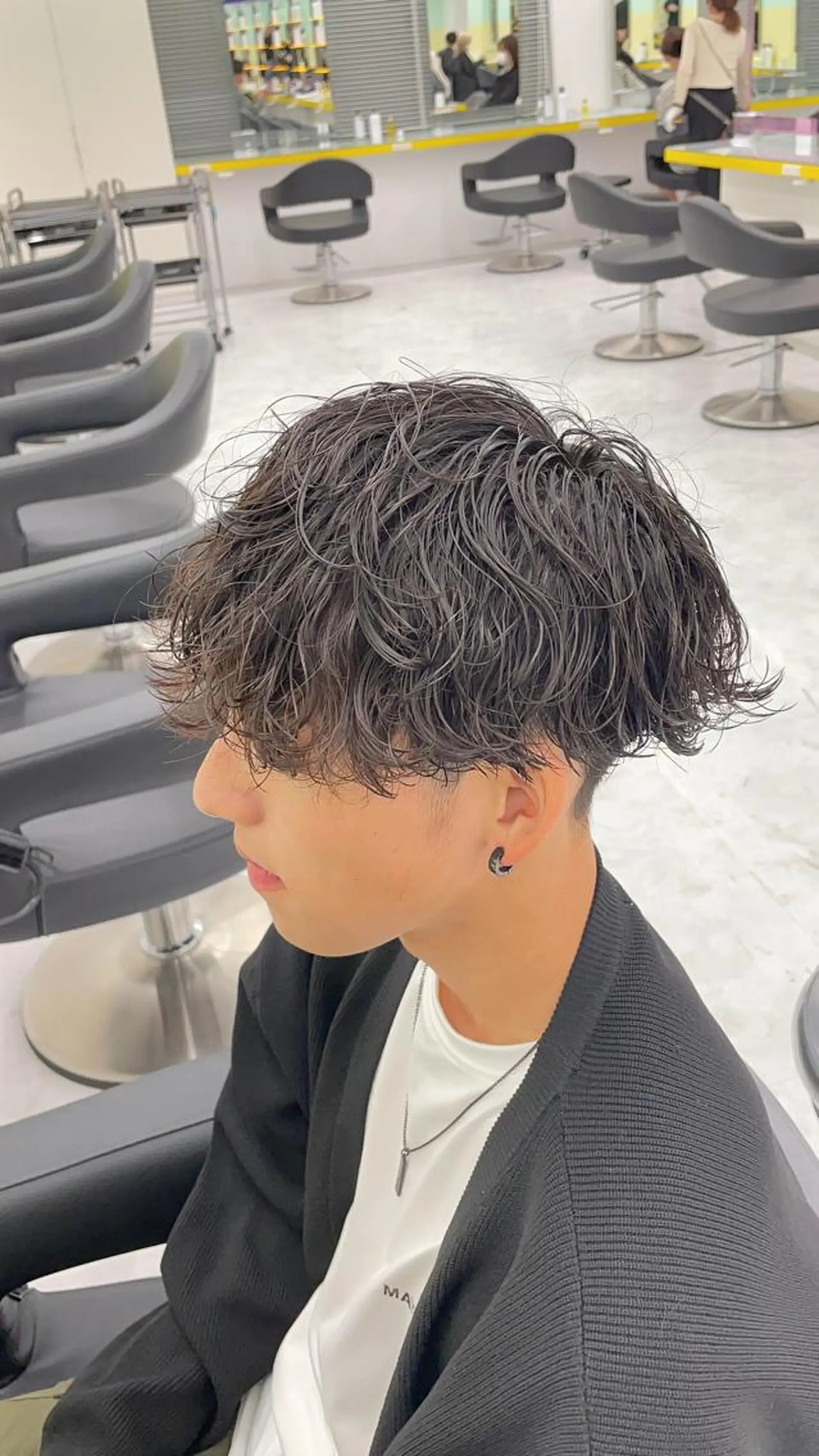 ショート パーマ ヘアアレンジ メンズ メンズパーマ 顔まわりカット の達人のヘアスタイル