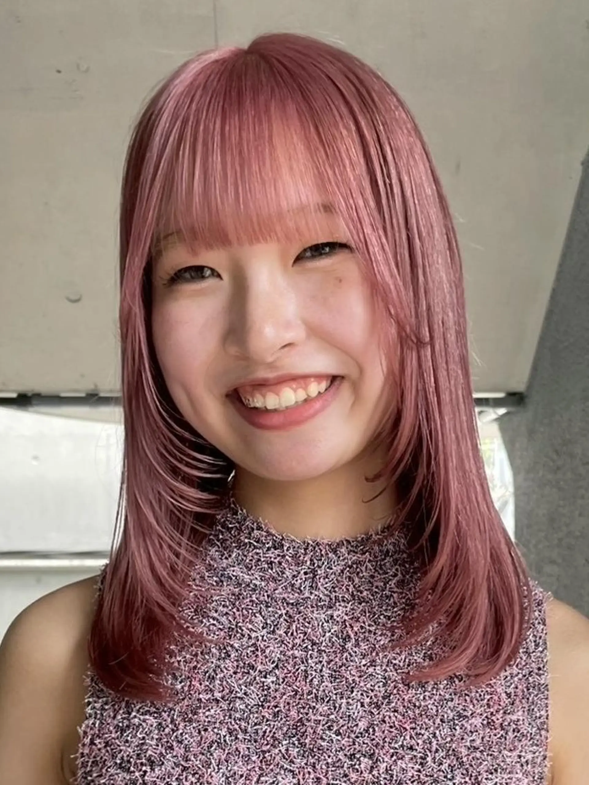 ミディアム カット ヘアカラー トリートメント ARCANAブリーチ レイヤーカット/原宿のヘアスタイル