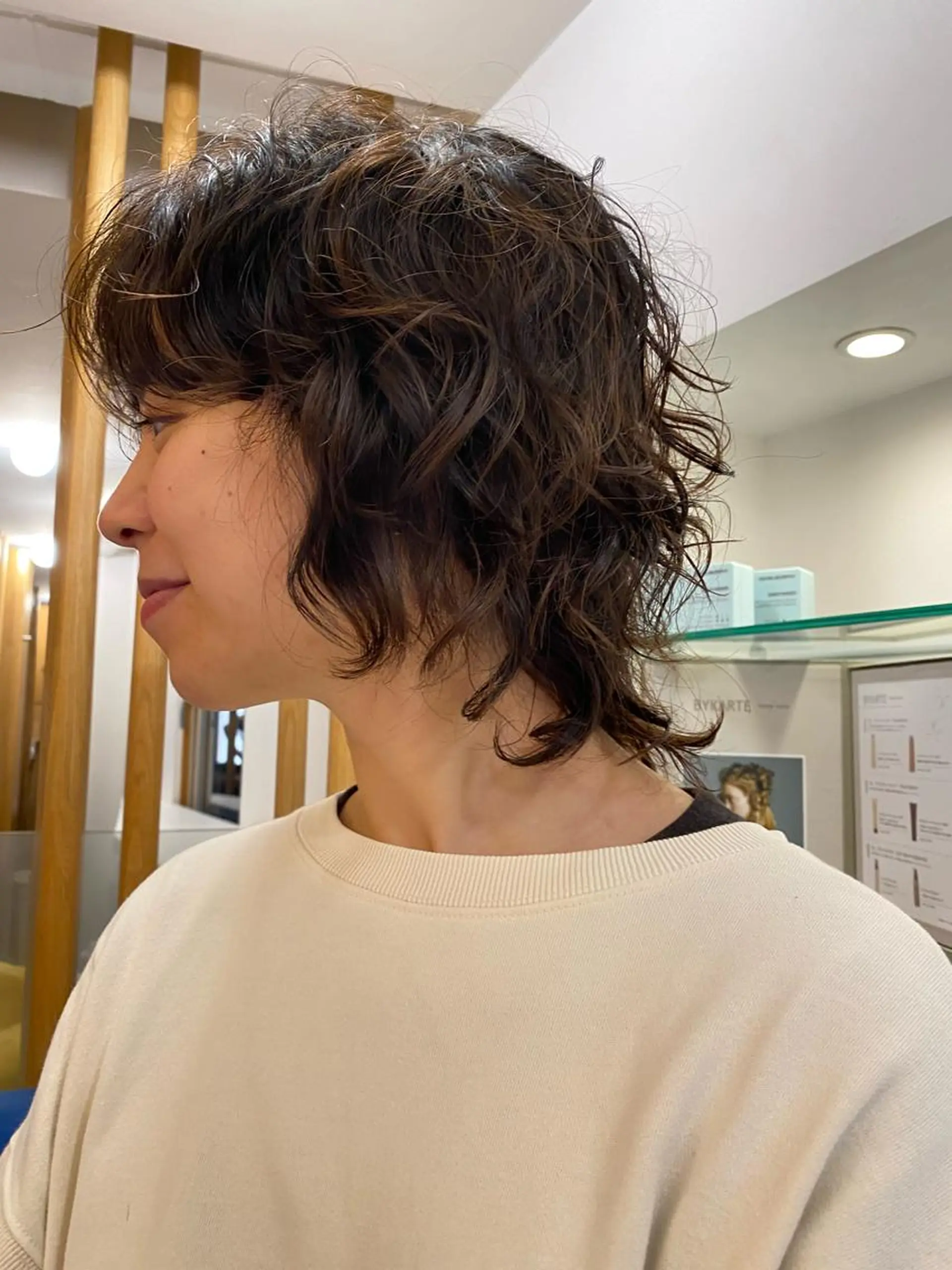 ミディアム パーマ ミディアムパーマ ウルフカット 🌻おおとみはな/ ボブ/Wカラー🌻のヘアスタイル