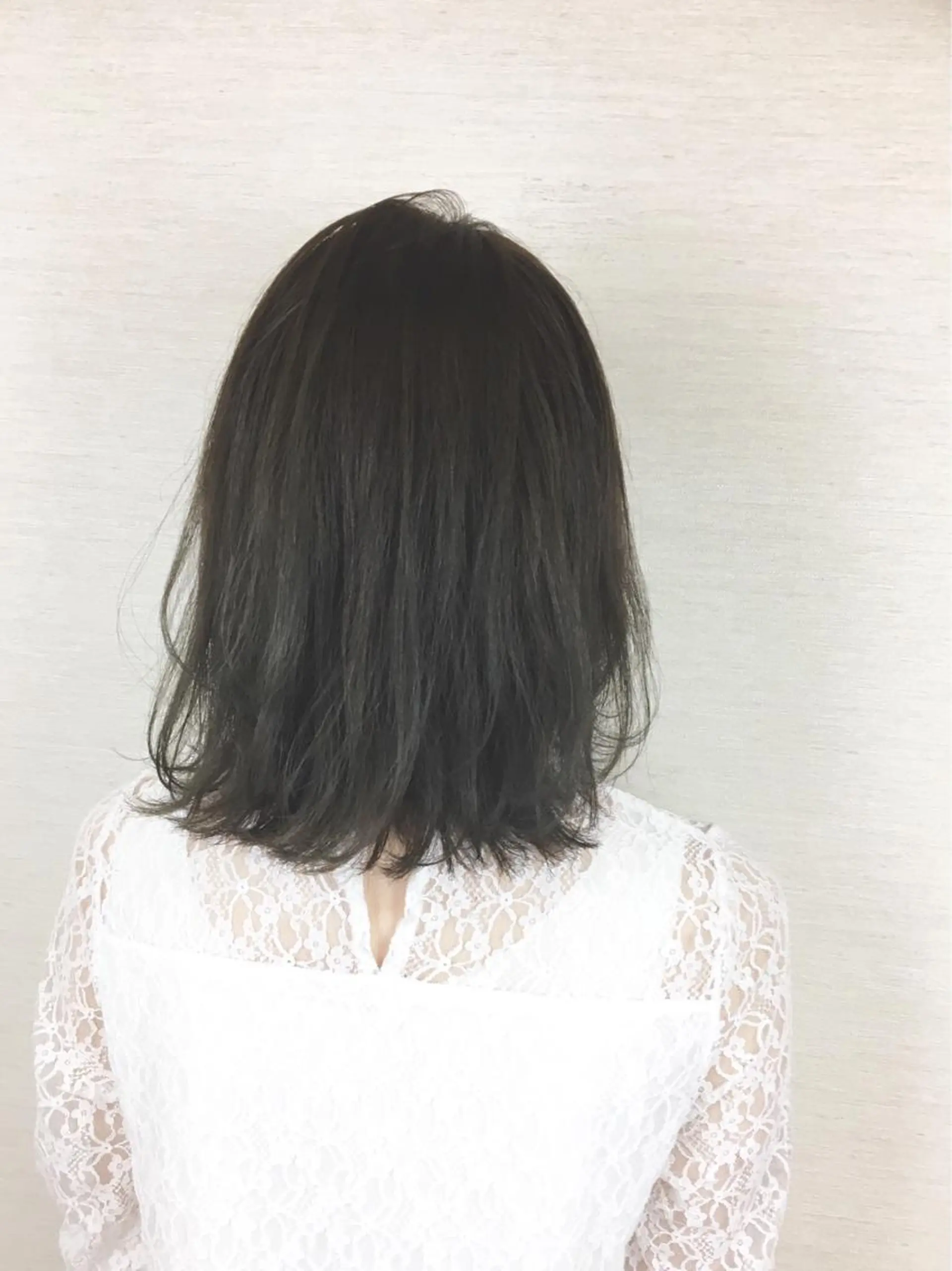 ミディアム ブリーチなしダブル/ レイヤーカット 小棹のヘアスタイル