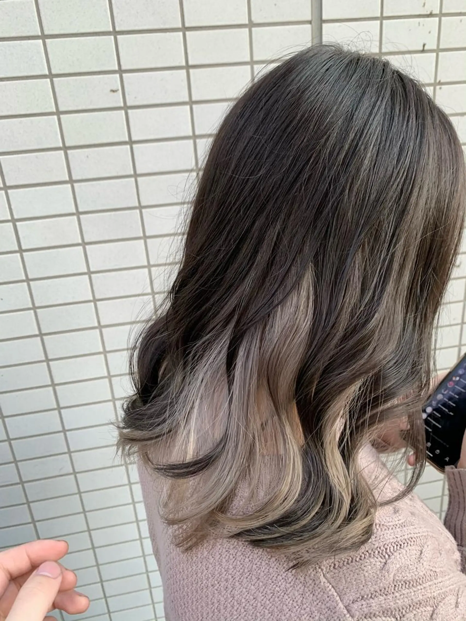 セミロング カラー ベージュカラー インナーカラー mimiiy梅田 中崎町ハイトーンのヘアスタイル