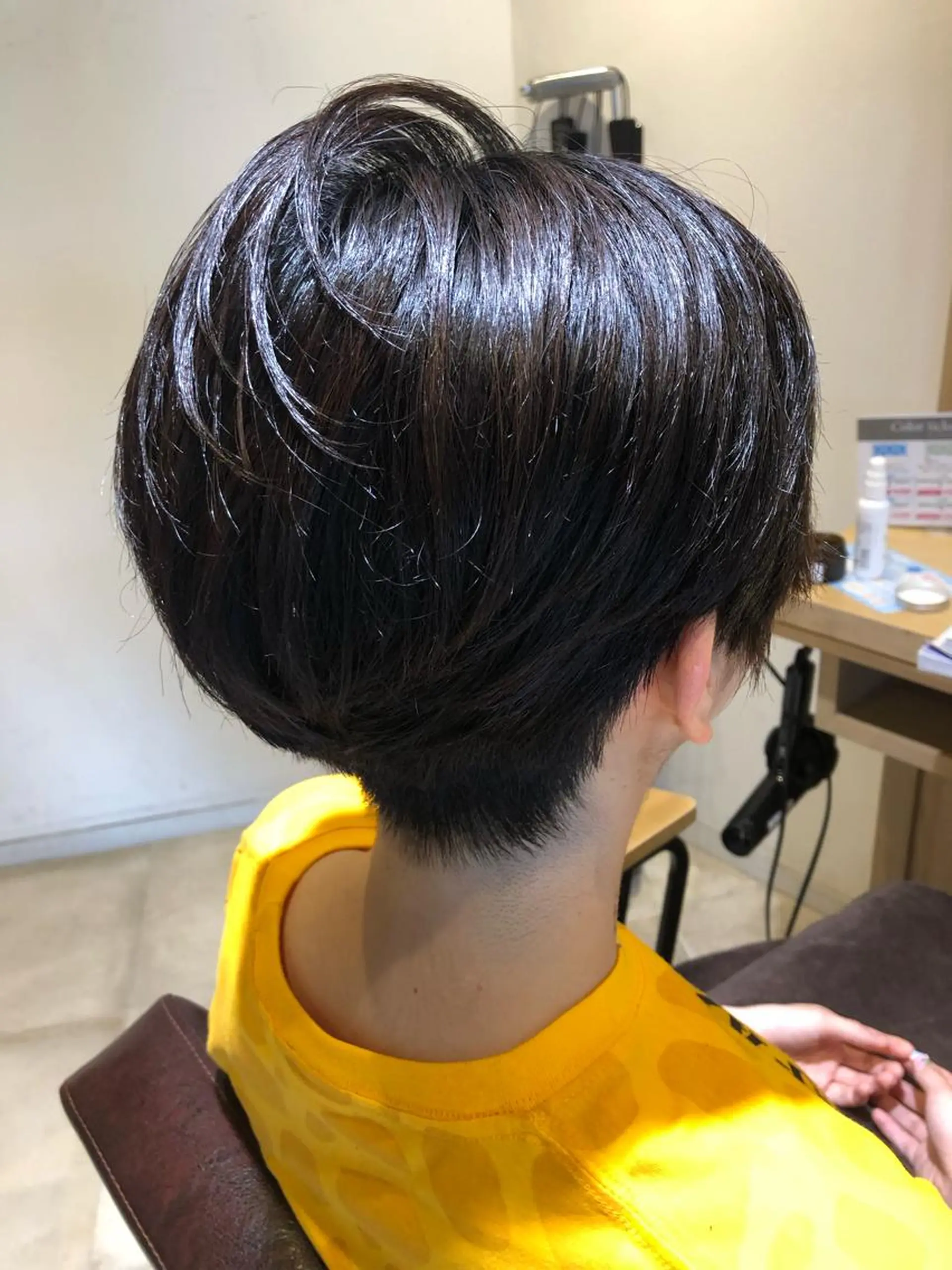 ショート EARTH 榎本のヘアスタイル