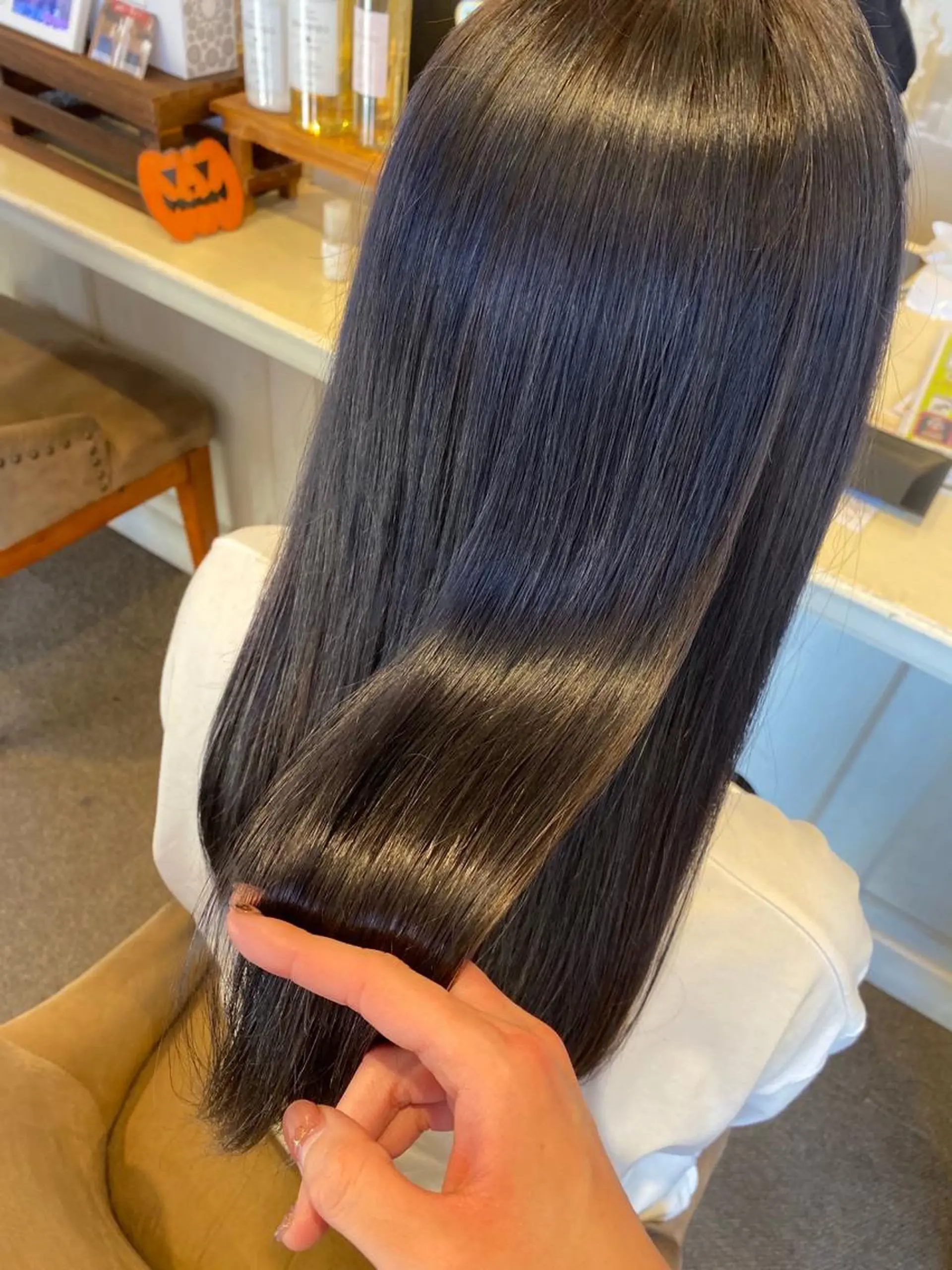 セミロング カラー 村橋 葵緒のヘアスタイル