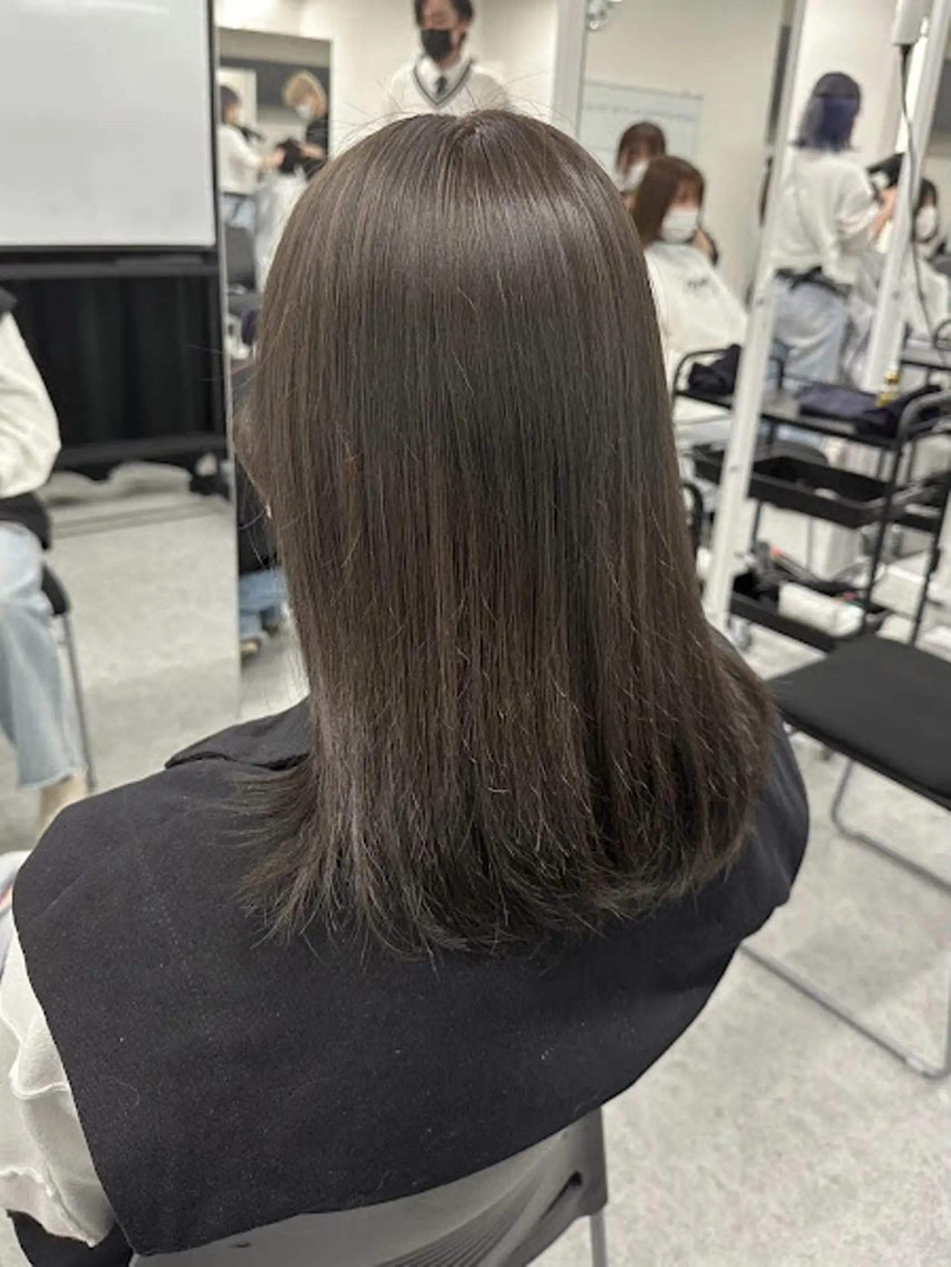 カラー 【公式】DISCO銀 座🪩トレンド🪽のヘアスタイル