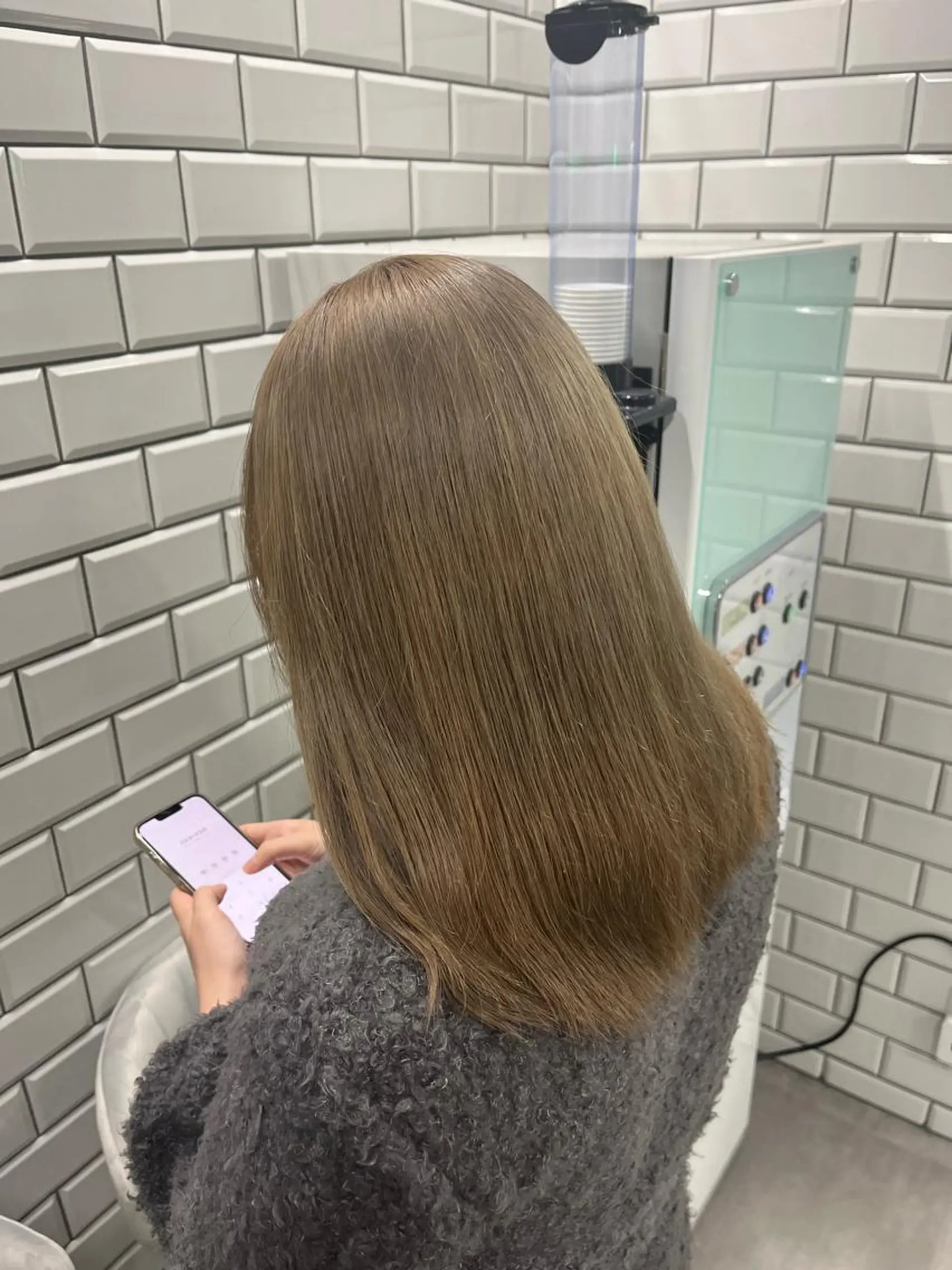 セミロング カラー カット ヘアカラー トリートメント ヘアセット newi赤羽 HINATAのヘアスタイル