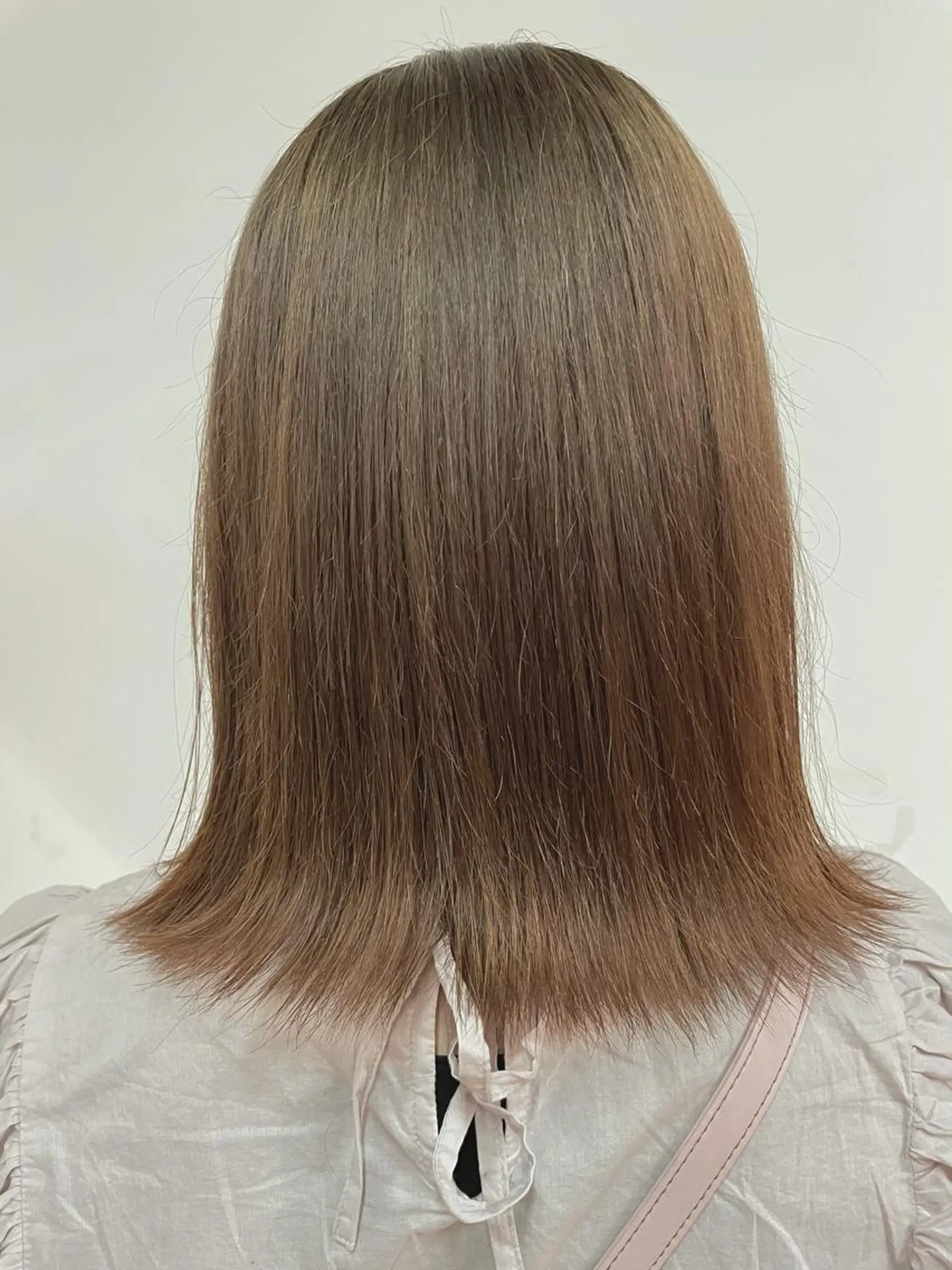 ミディアム カラー ベージュカラー ミルクティーベージュ 吉田 浩太郎のヘアスタイル