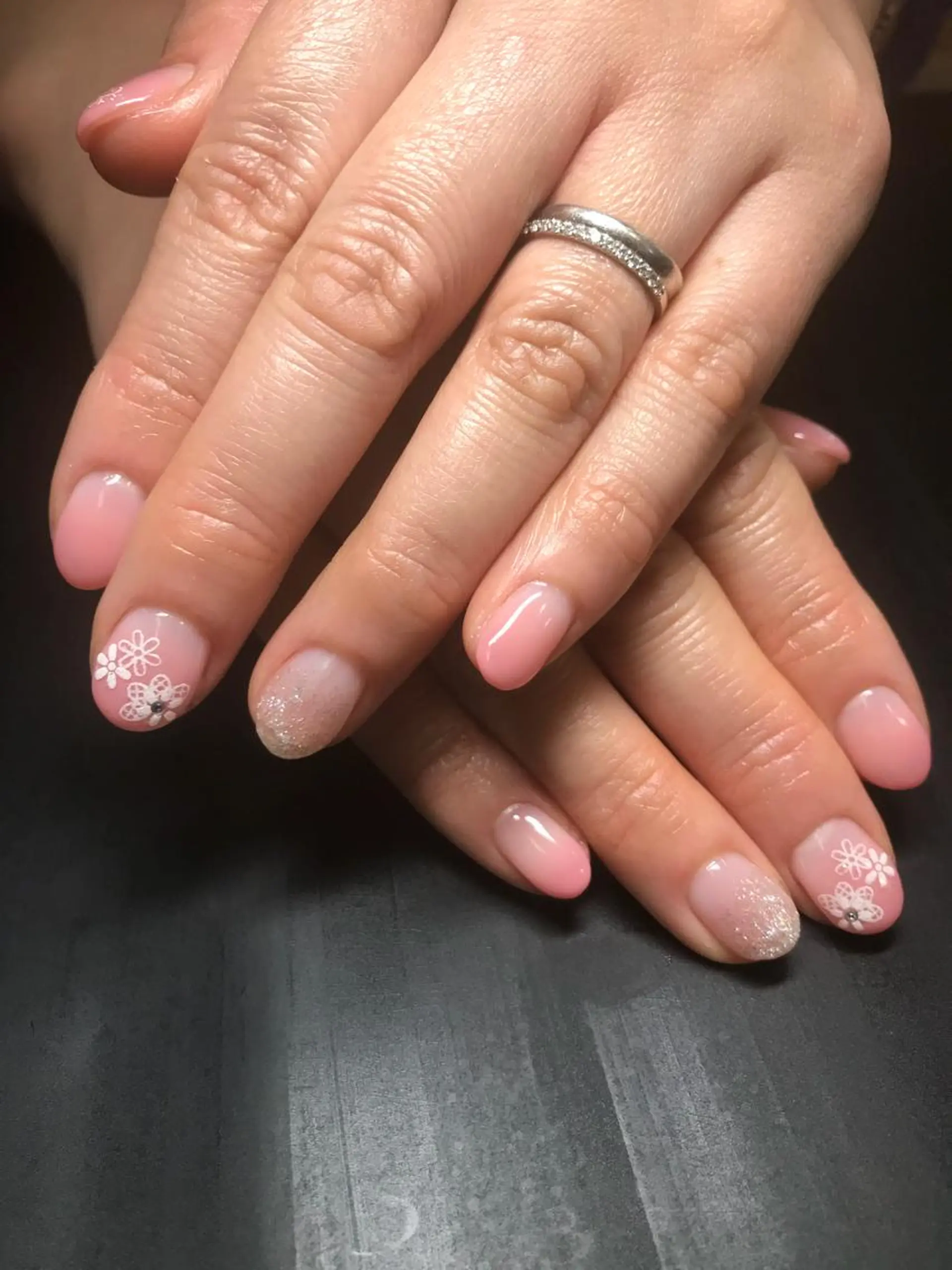 ネイル 持ち込み ハンドネイル みんなの店所属・仲谷 つかさのエステ・リラクイメージ