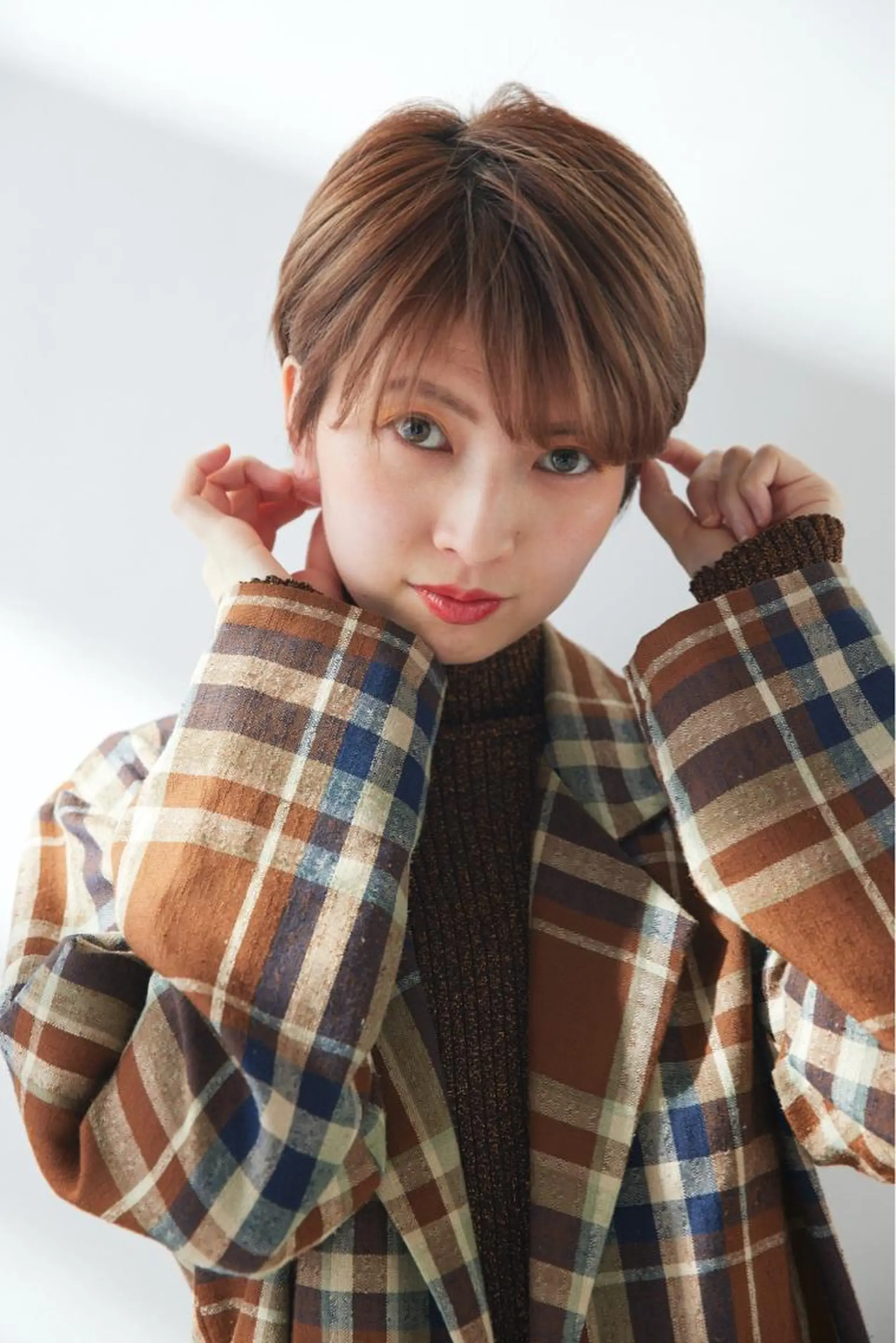 ショート カット ヘアカラー 🎨インナーカラー が得意👍新垣⚜️のヘアスタイル