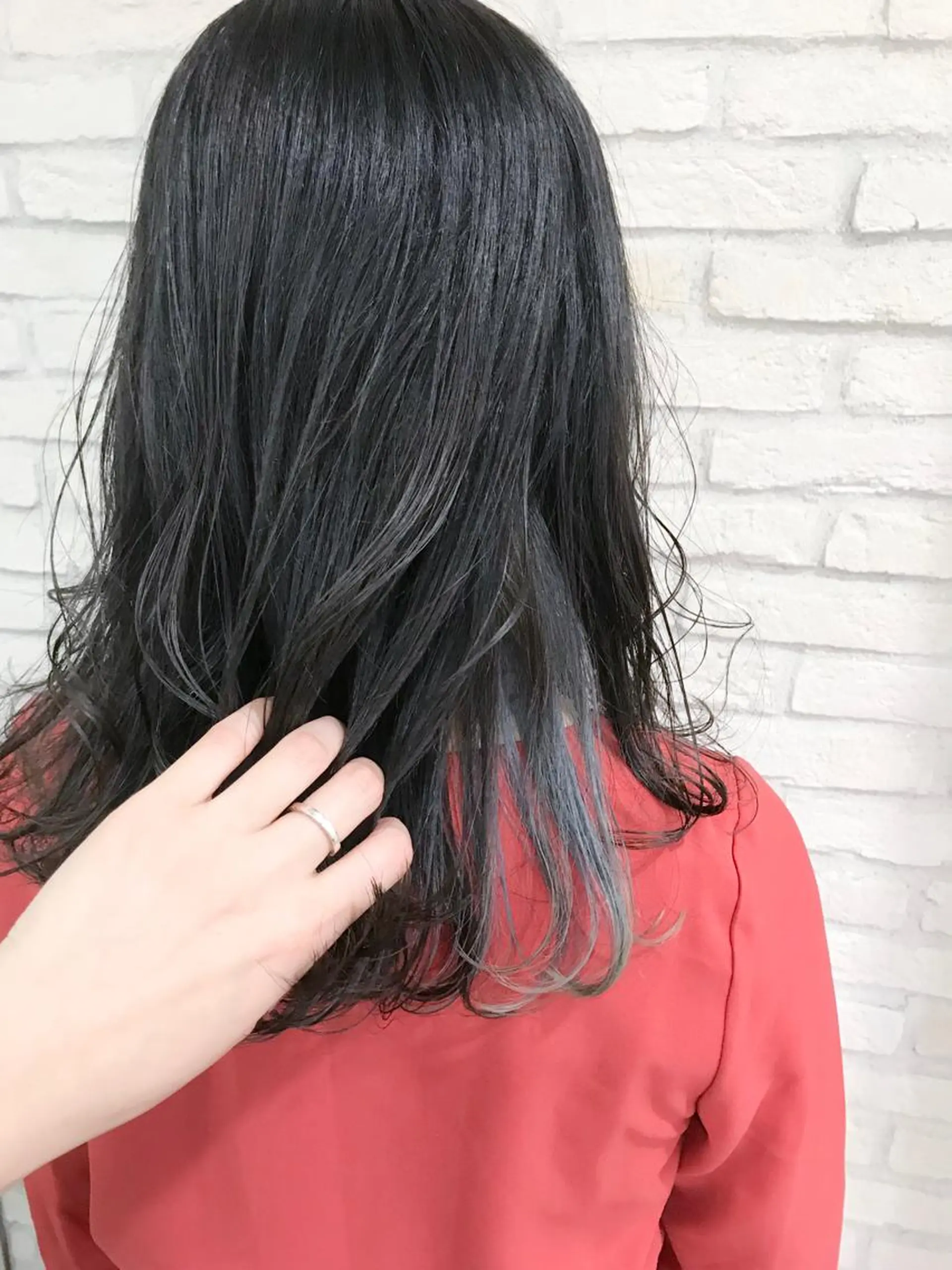 セミロング カラー ブリーチ インナーカラー 横浜🍒ルーツカラー エクステ／RIEのヘアスタイル