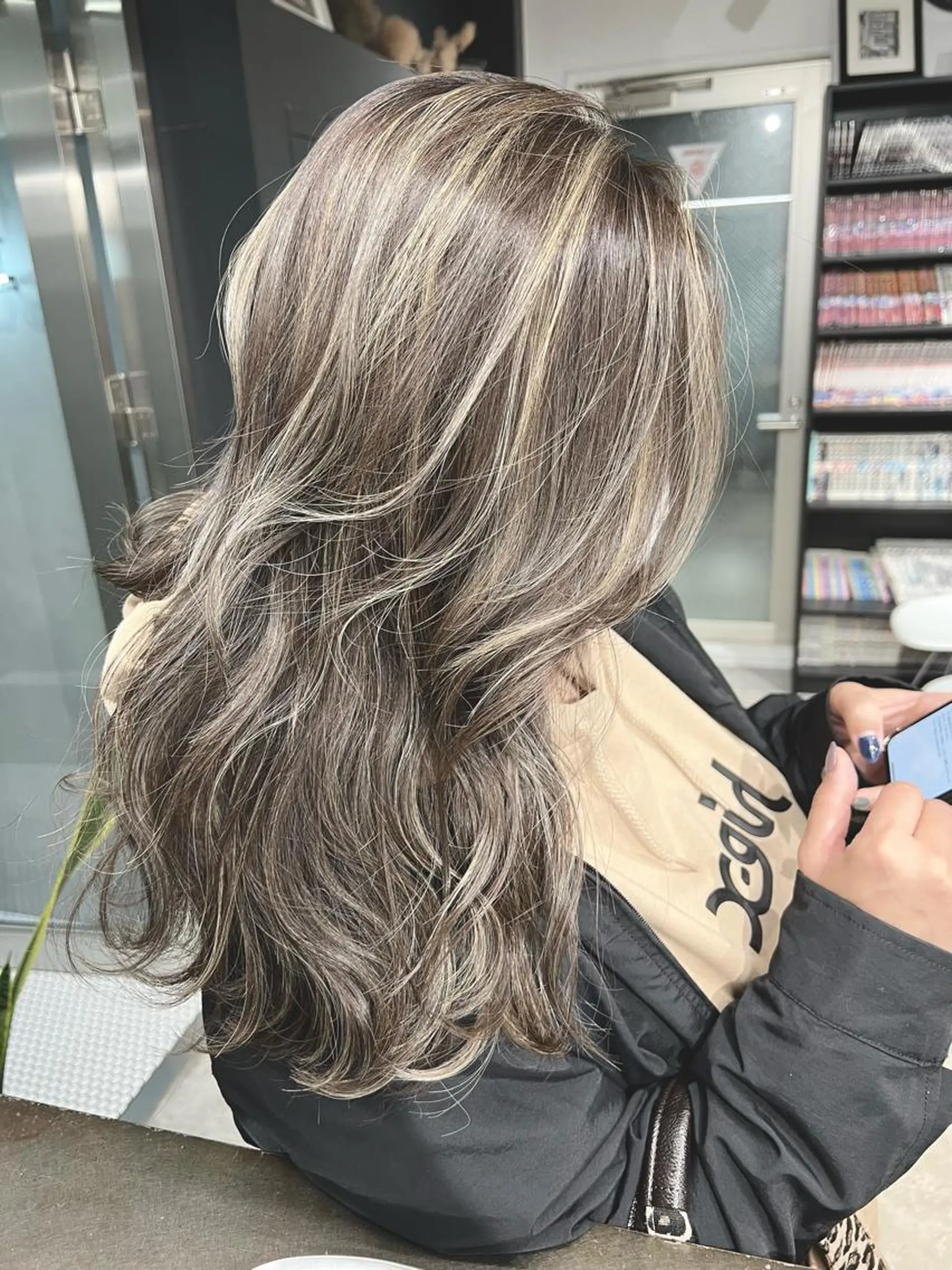 セミロング カラー M IIのヘアスタイル