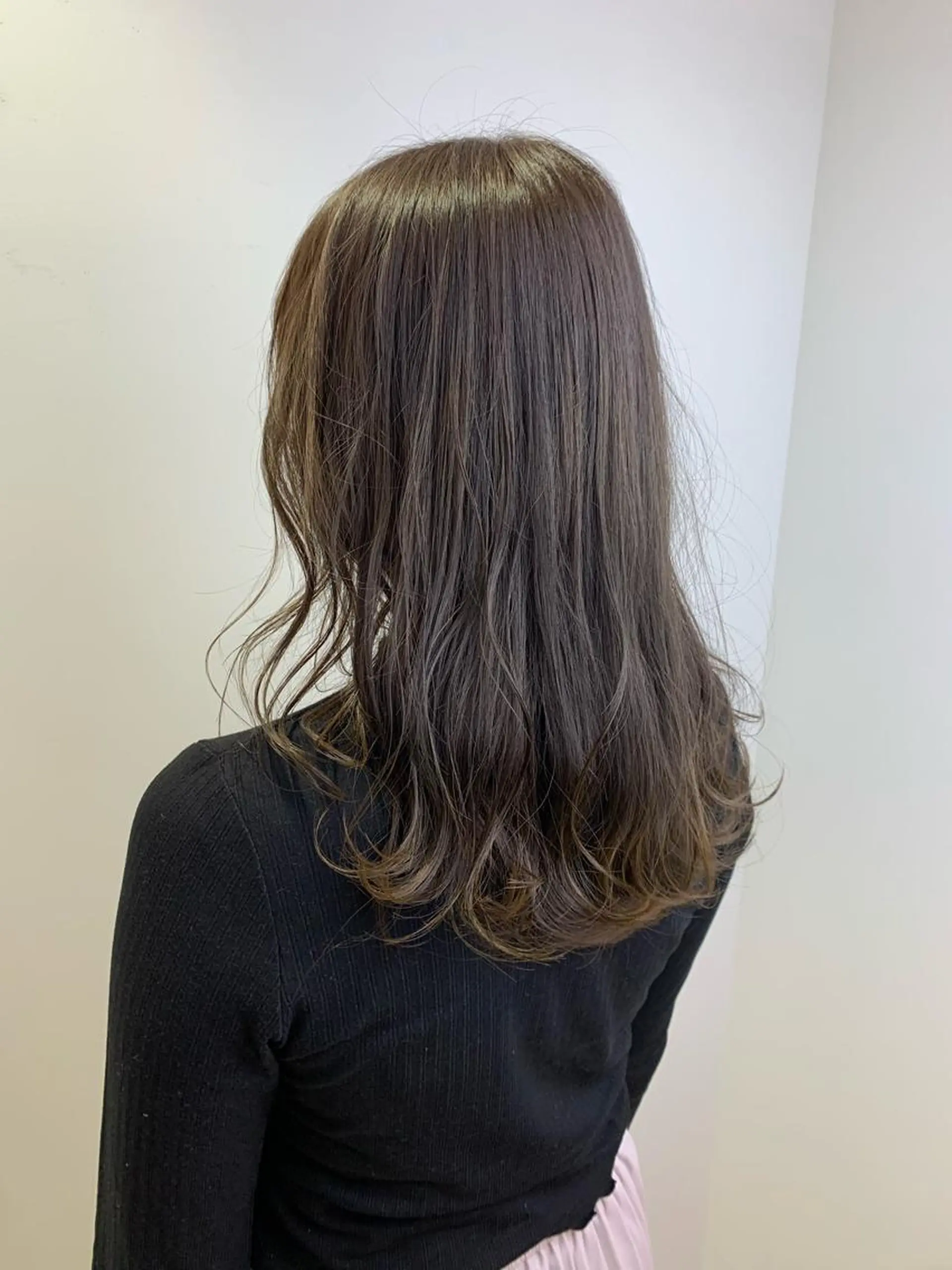 セミロング カラー ベージュカラー ブラウンカラー カット ヘアカラー SALOWIN神戸三宮店所属・【美髪を叶える】中谷 彰宏（アキ)のヘアスタイル