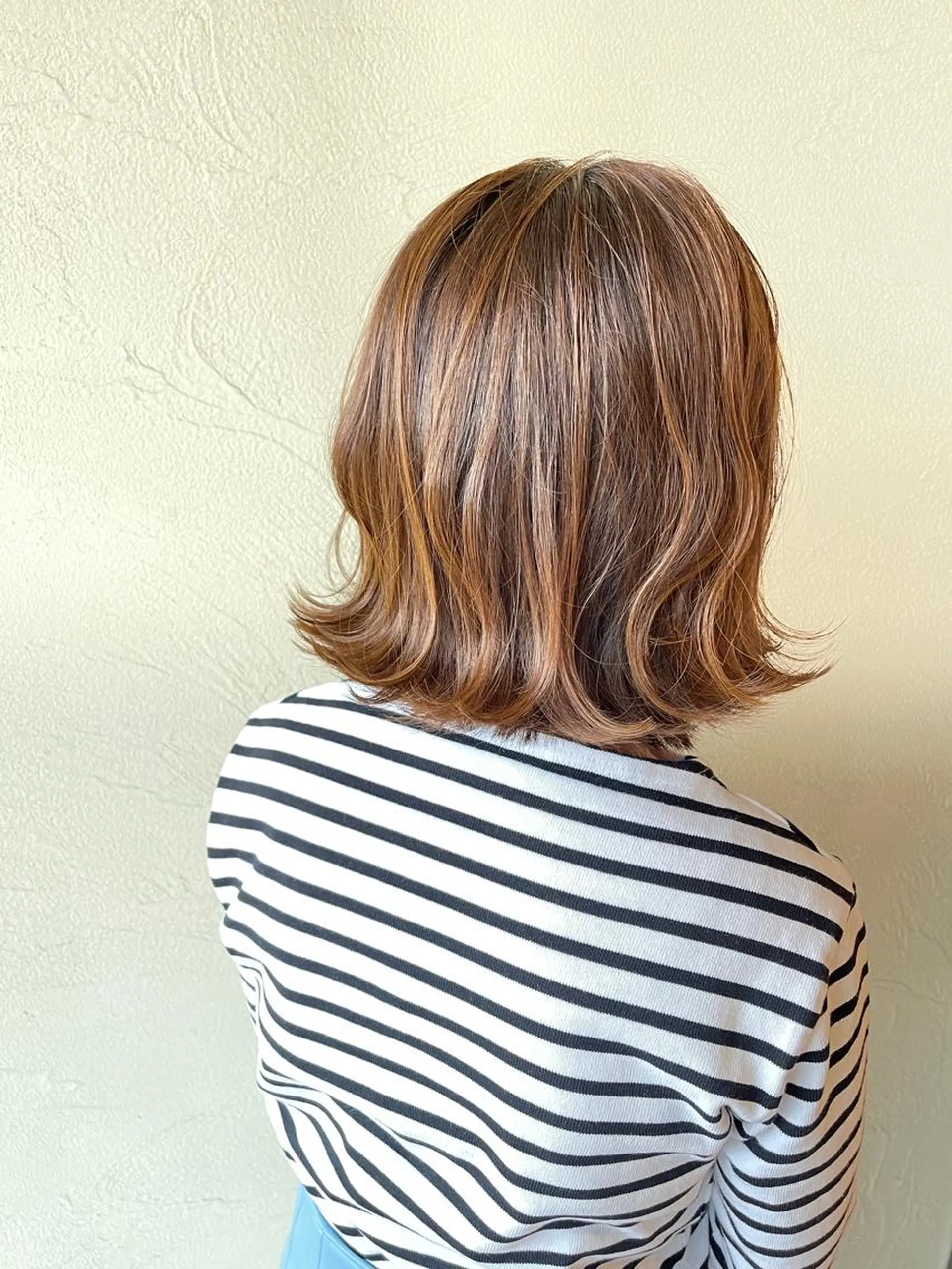 ミディアム 奥村 紘のヘアスタイル