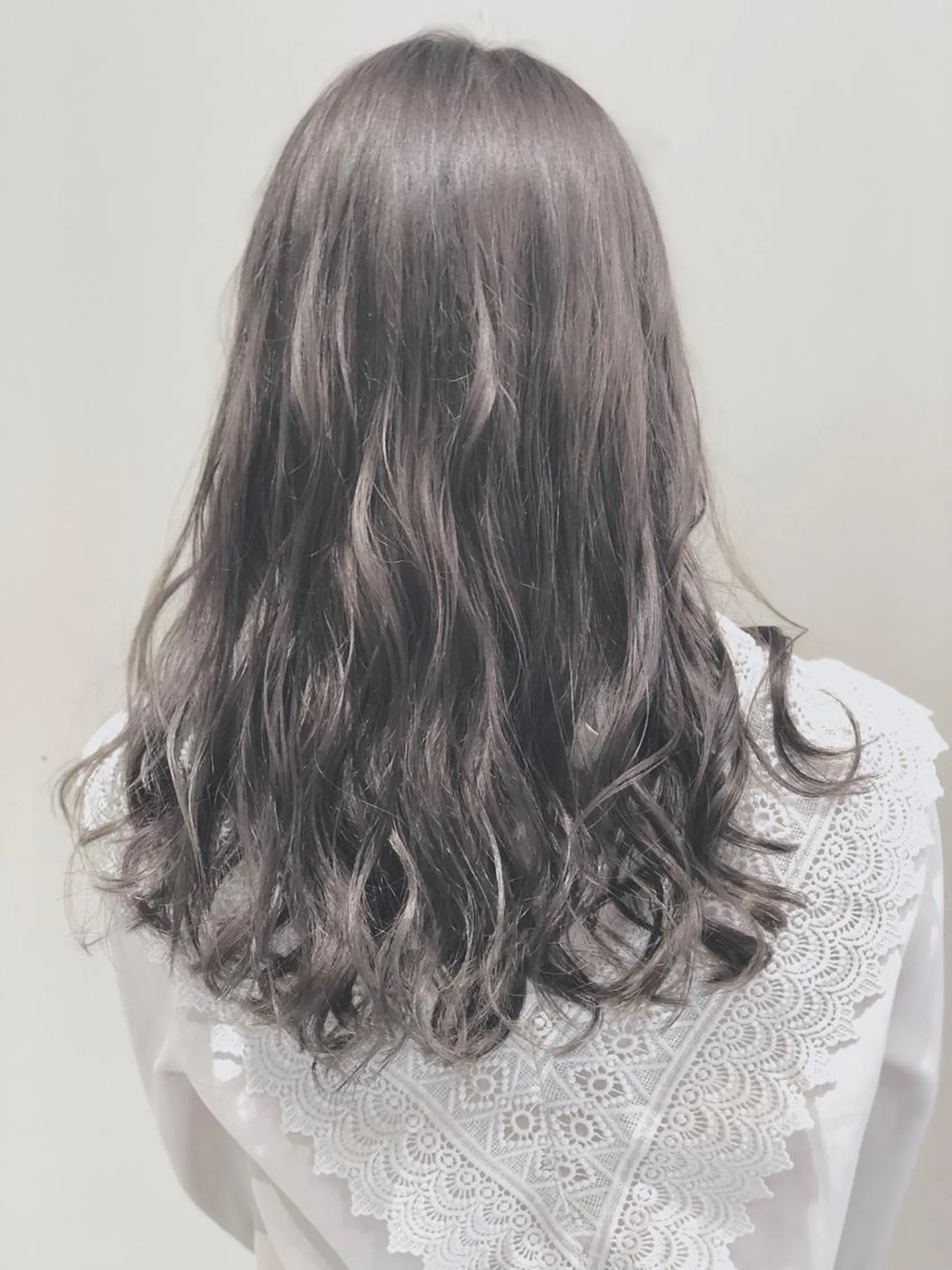 セミロング カラー パーマ ヘアアレンジ バレイヤージュ ブリーチ 透明感カラー グラデーションカラー グレージュ 【ツヤ髪美容師】 ツダケイスケのヘアスタイル