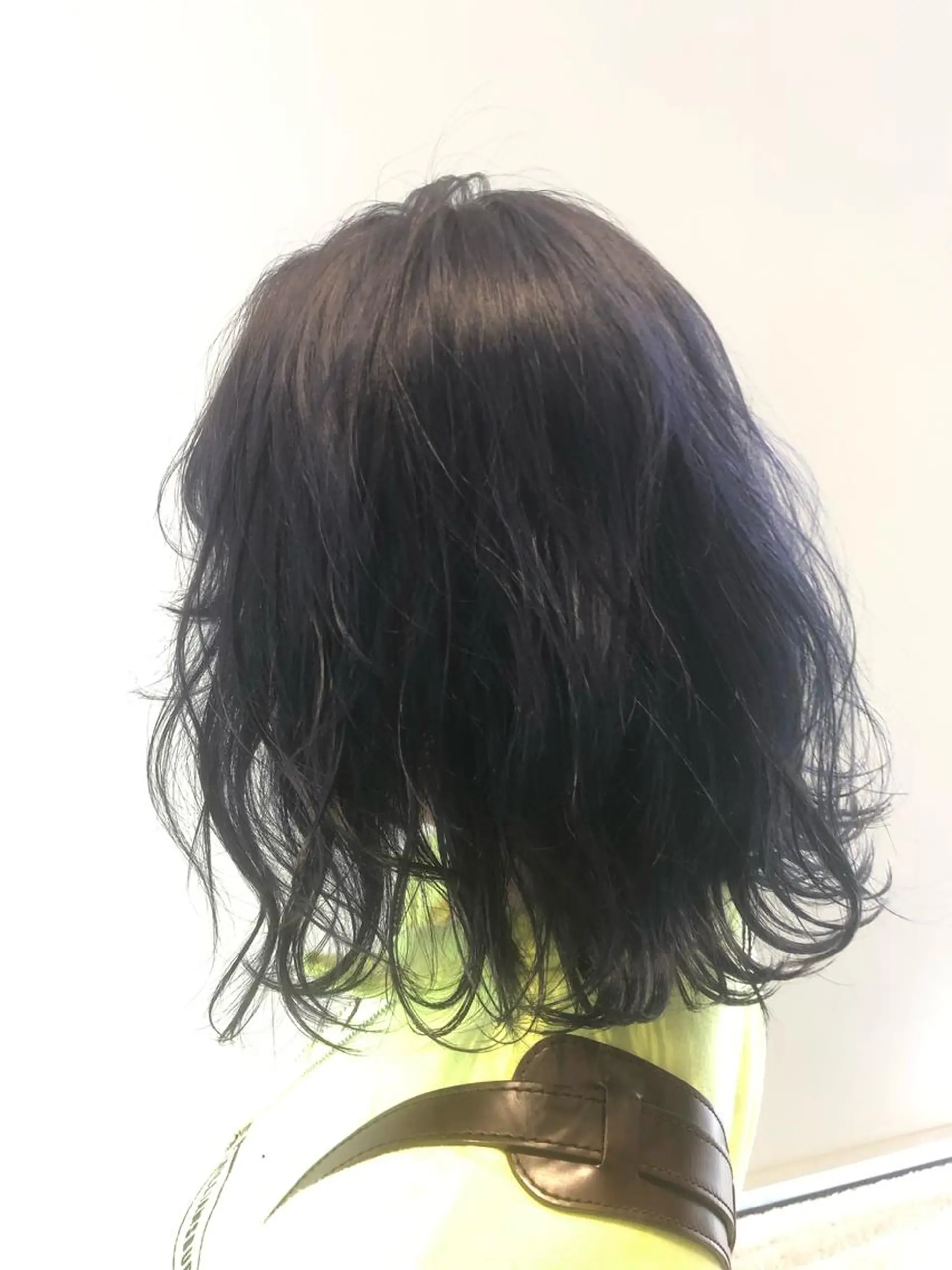 ミディアム カラー ブリーチ ブルーカラー ワタナベ テルマサのヘアスタイル