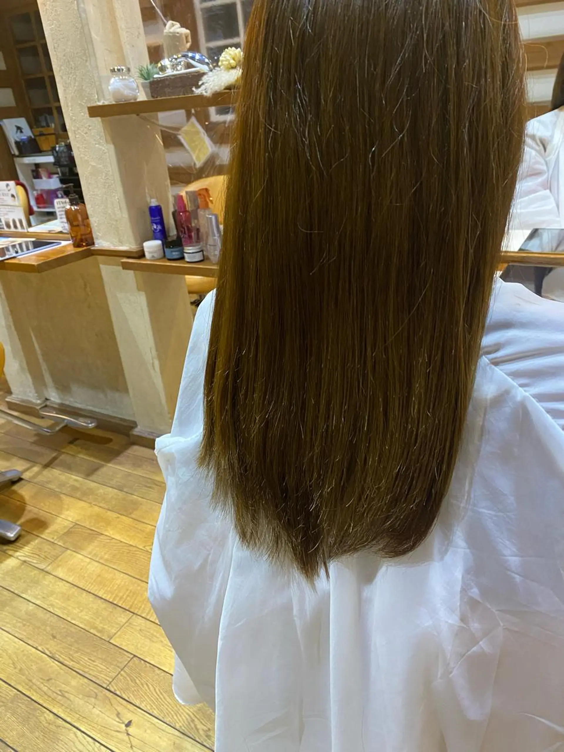 ロング レイヤーカット 岩本 紋音のヘアスタイル