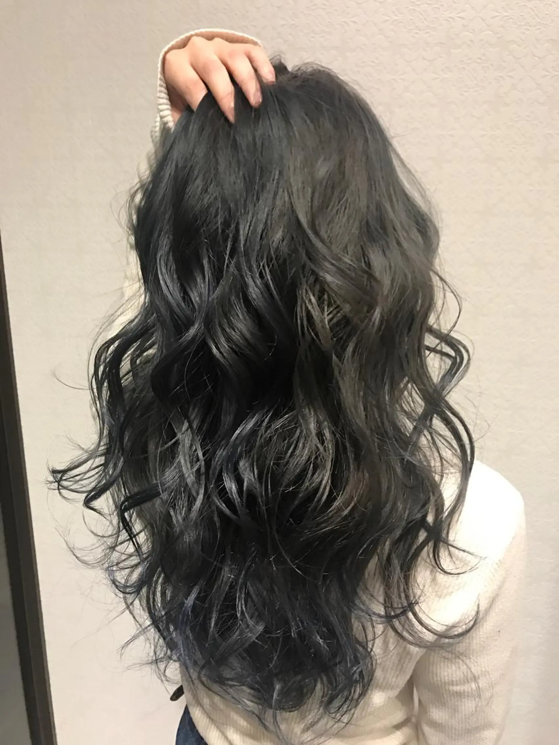 ロング カラー グレージュ 茂木 結希のヘアスタイル