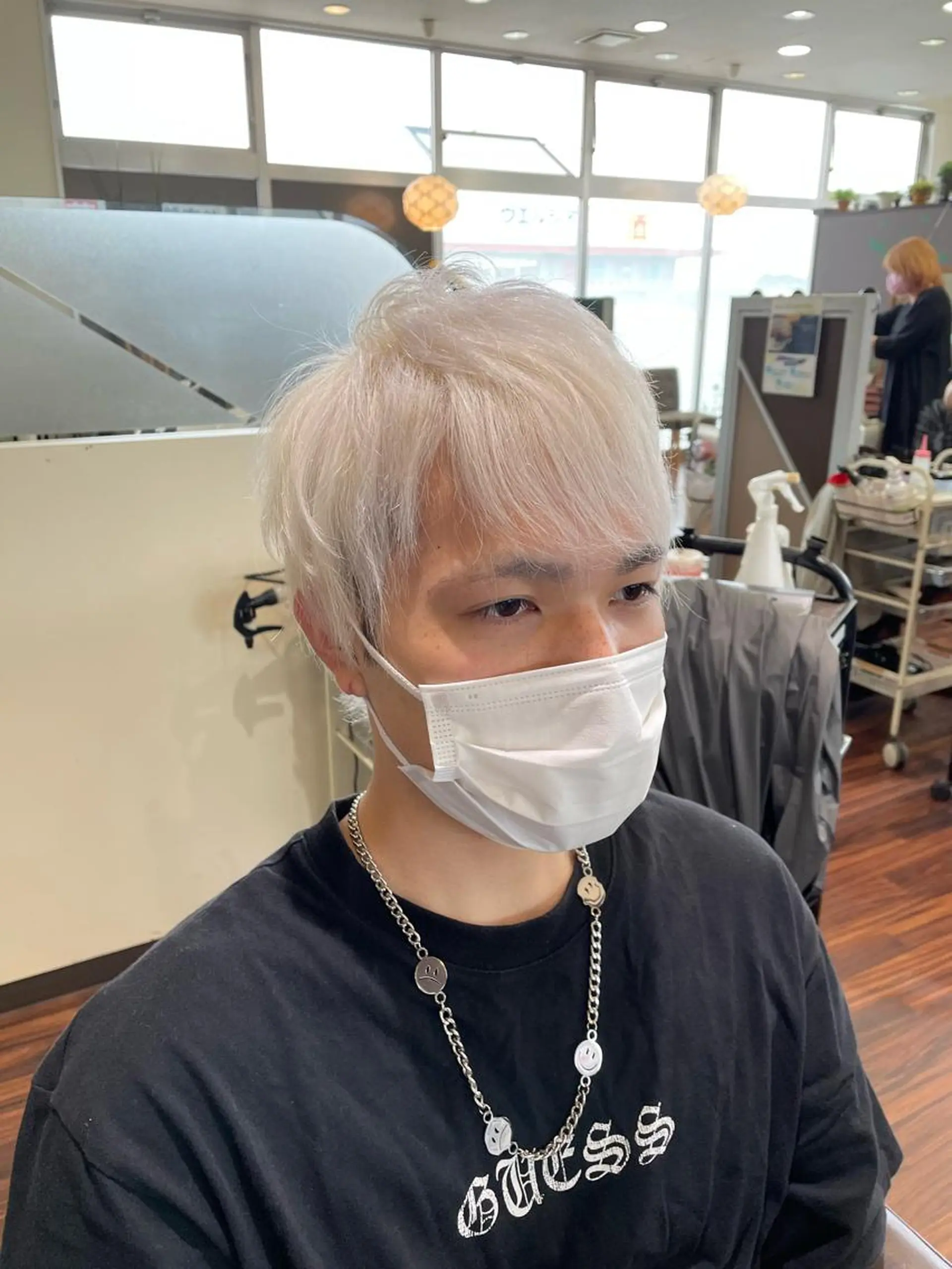 ショート カラー ブロンド ホワイトブロンド mee.浦和店所属・浦和指名率No.1 ショート特化美容師のヘアスタイル