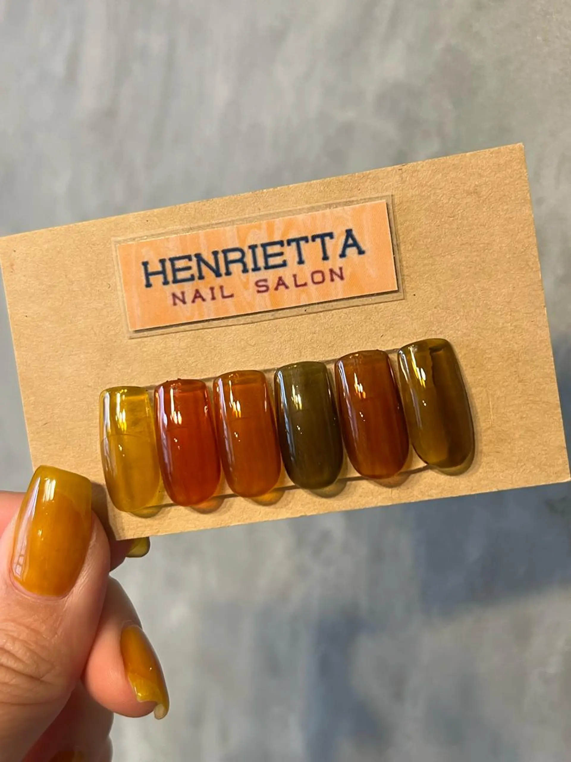 ネイル クリアネイル ハンドネイル HENRIETTA NAILSALONのネイルデザイン