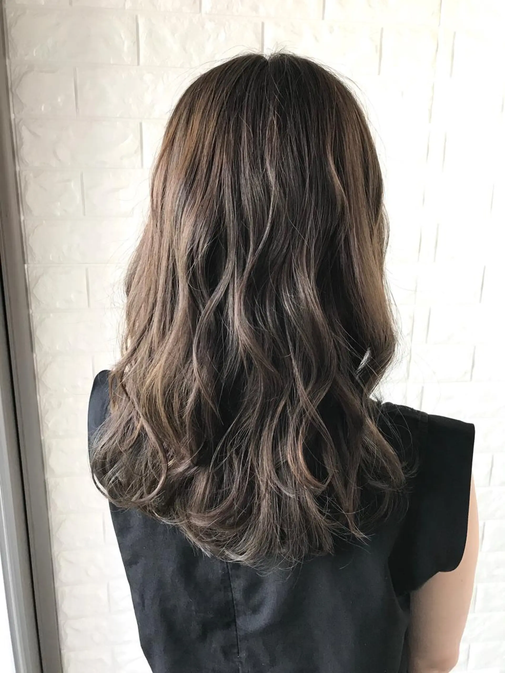 ロング カラー アッシュ 透明感カラー イルミナカラー ラベンダーカラー ラベンダーアッシュ エイジングケア特化 美容師✂️山崎竜二のヘアスタイル