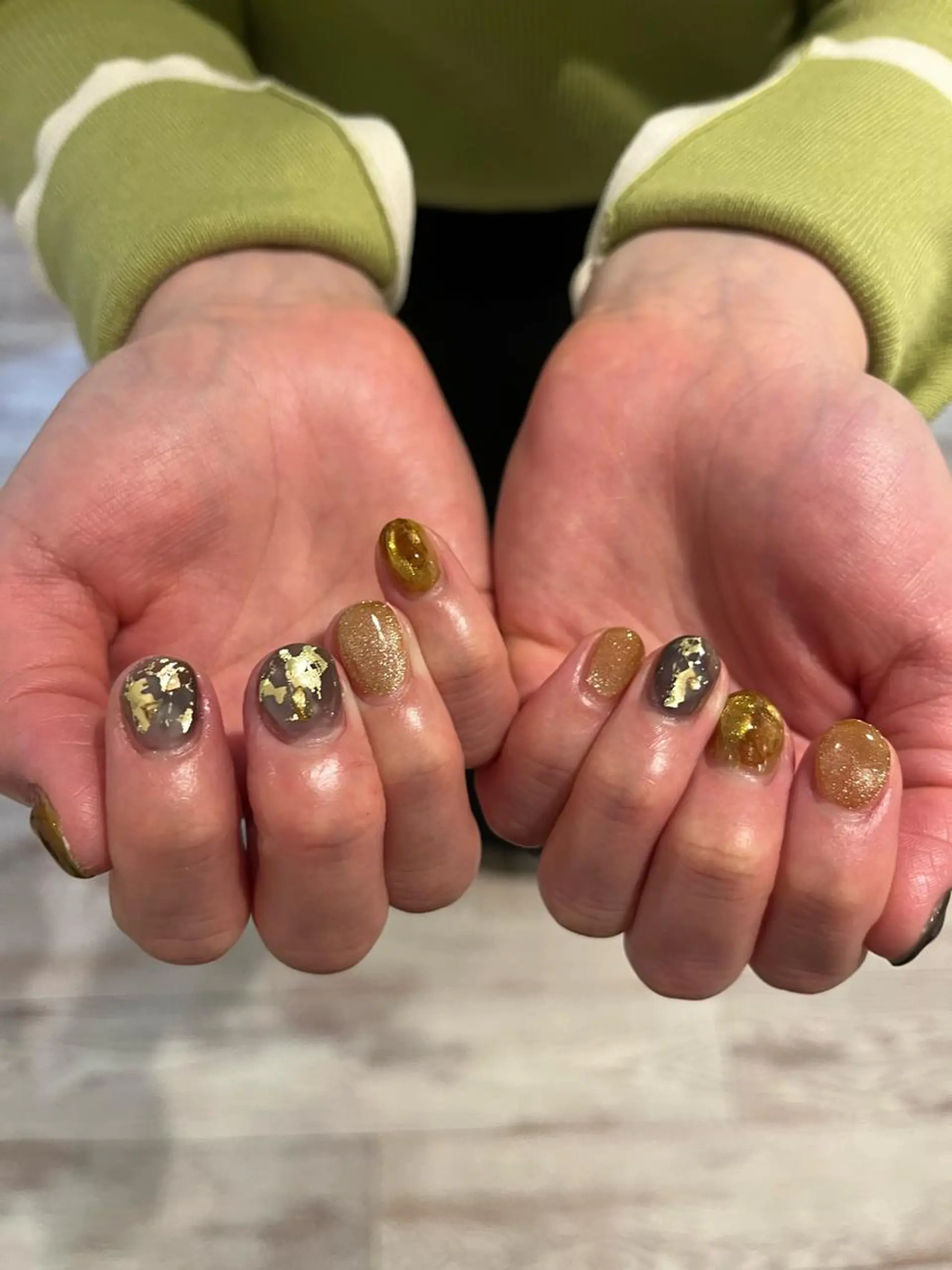 ネイル ハンドネイル une／YUKINA 🫧大人nuanceのネイルデザイン